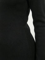 Abito in maglia con collo alto