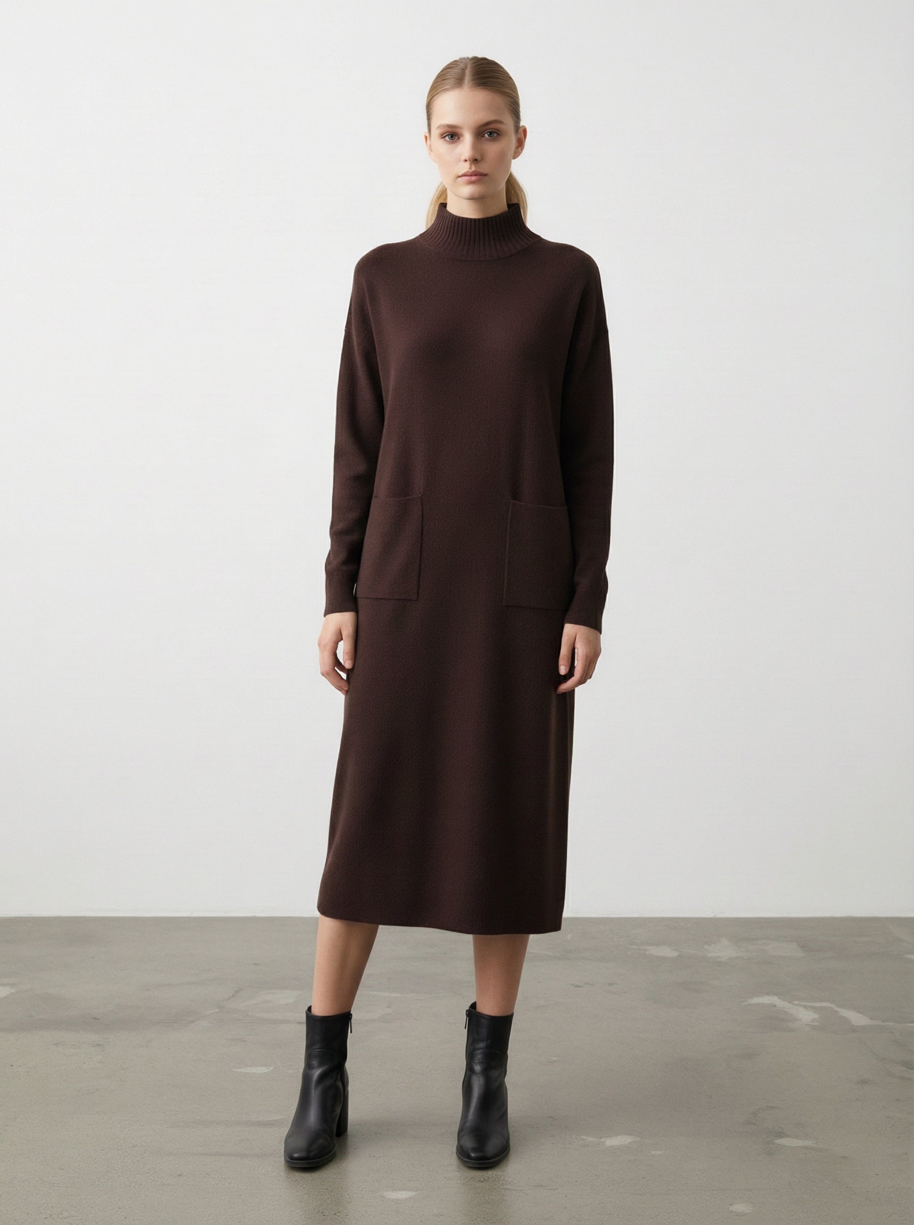 Abito midi con collo alto