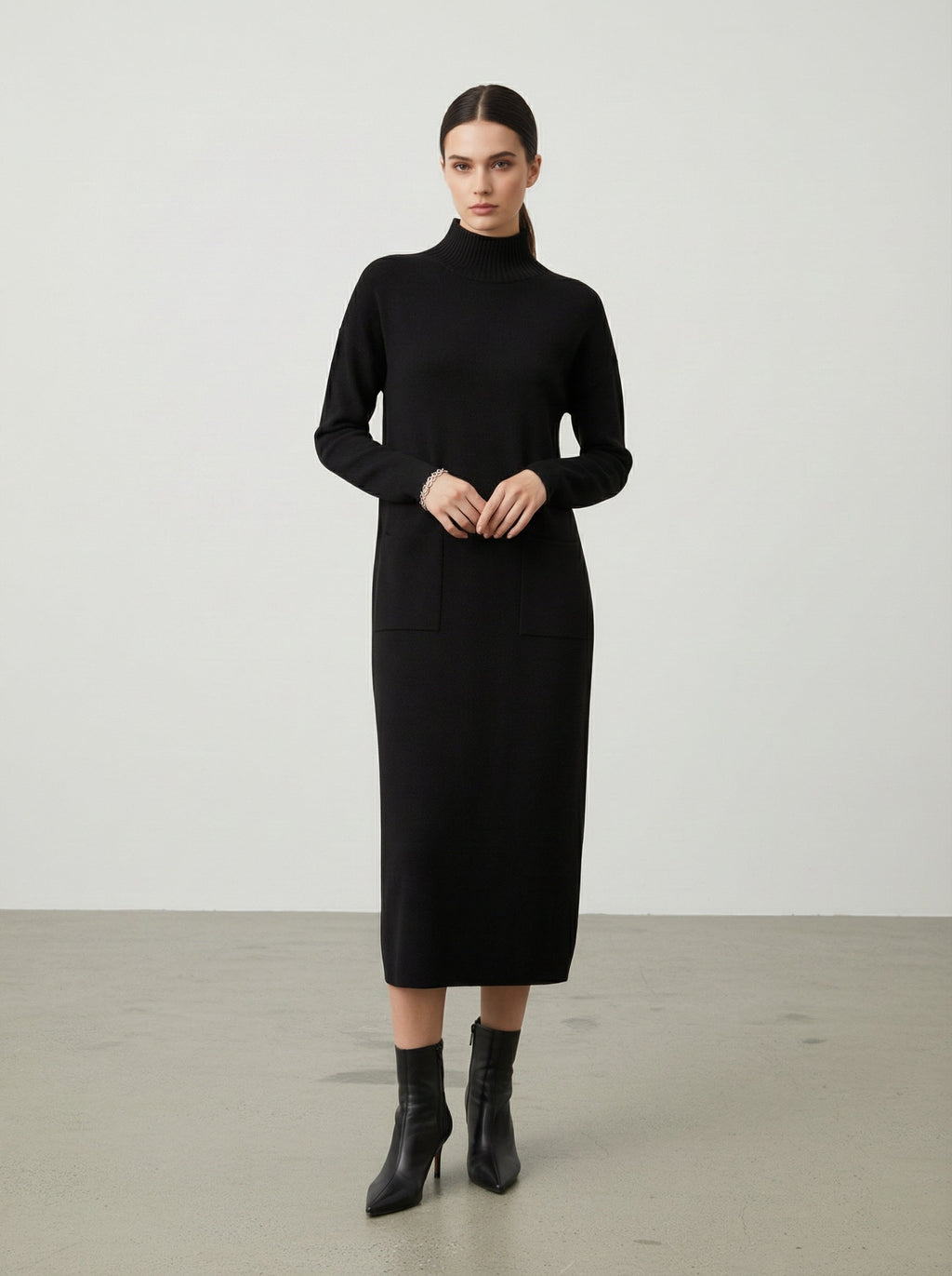 Abito midi con collo alto