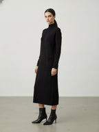 Abito midi con collo alto