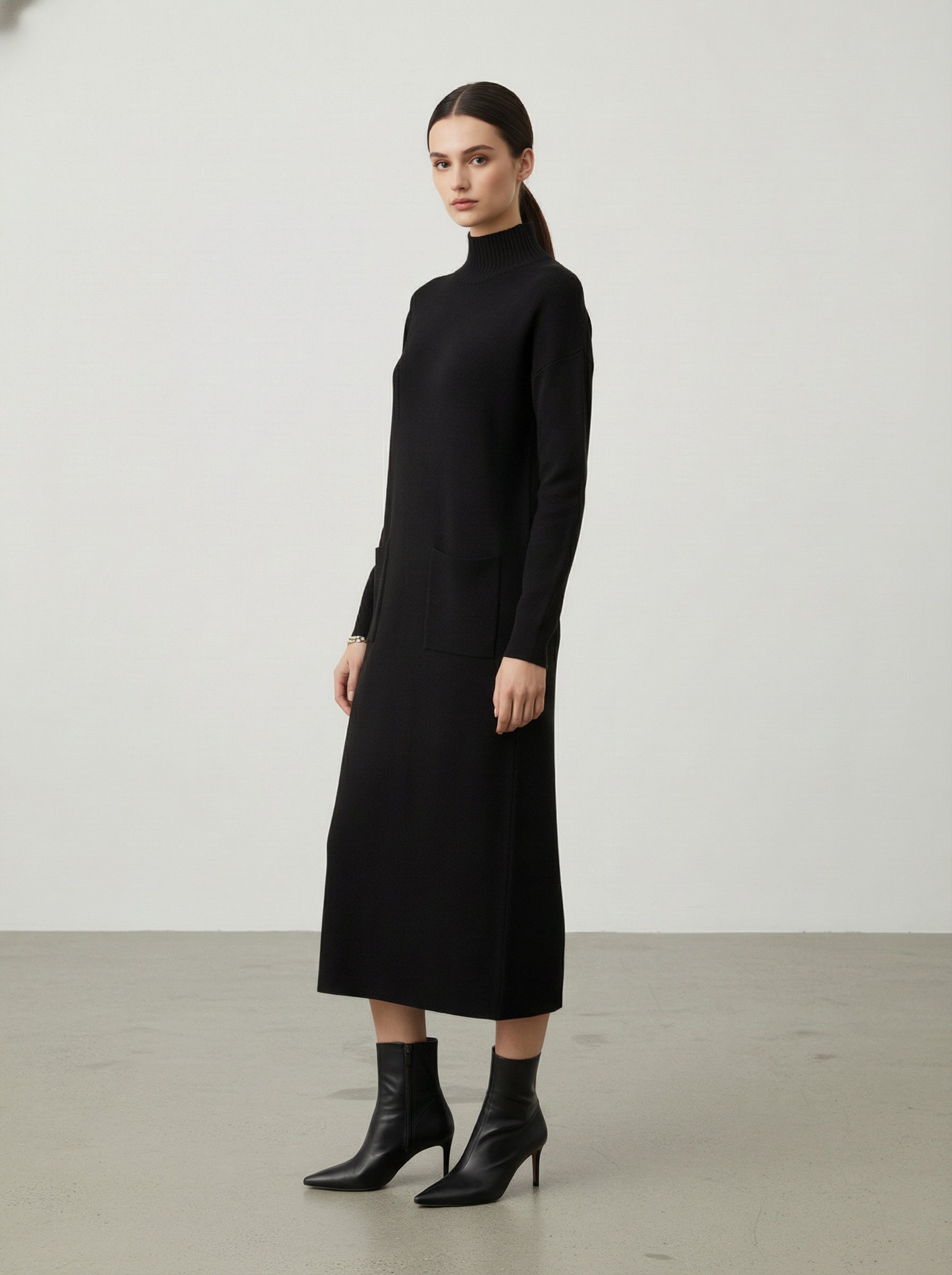 Abito midi con collo alto