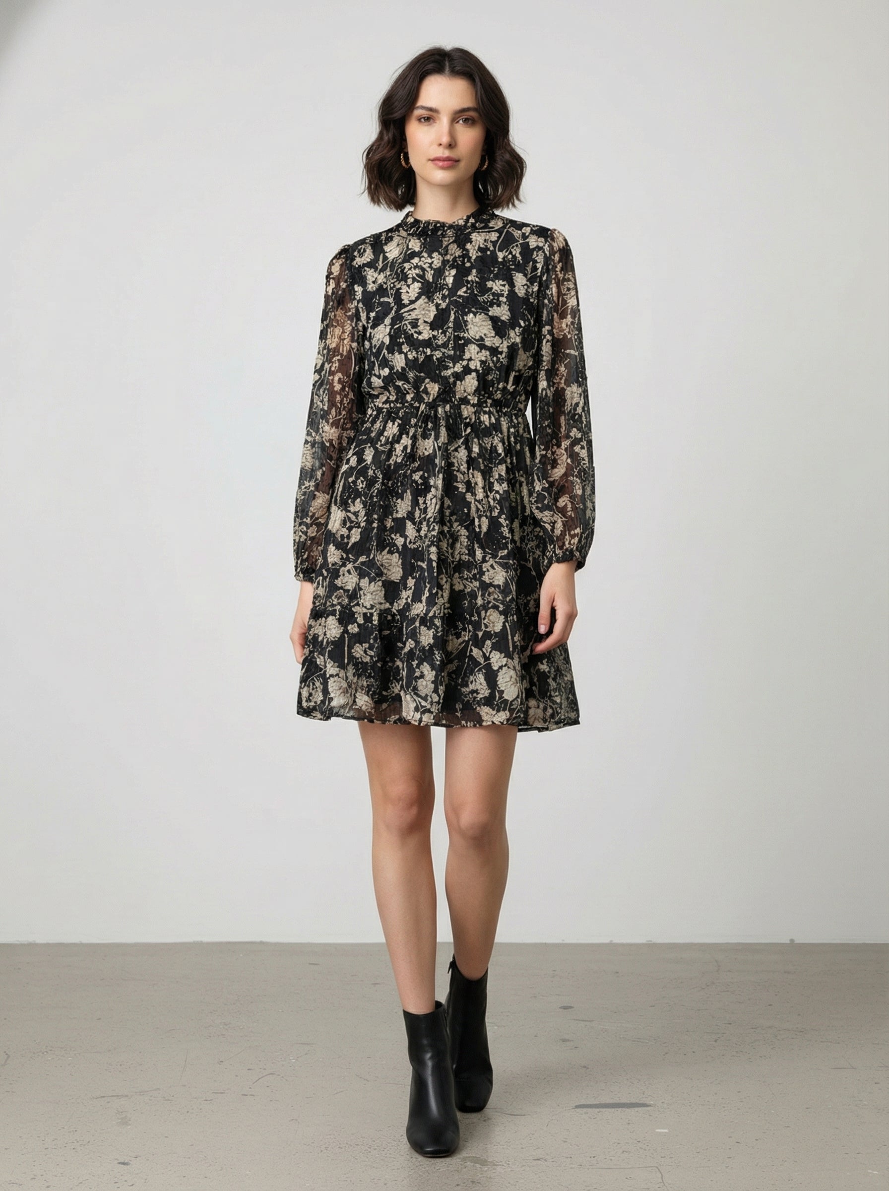 Abito floreale con dettagli in velluto