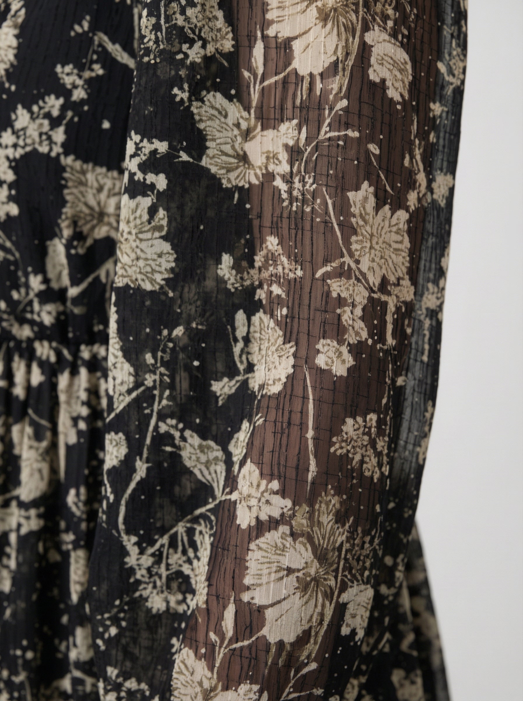 Abito floreale con dettagli in velluto