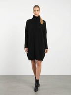 Abito in maglia con collo alto