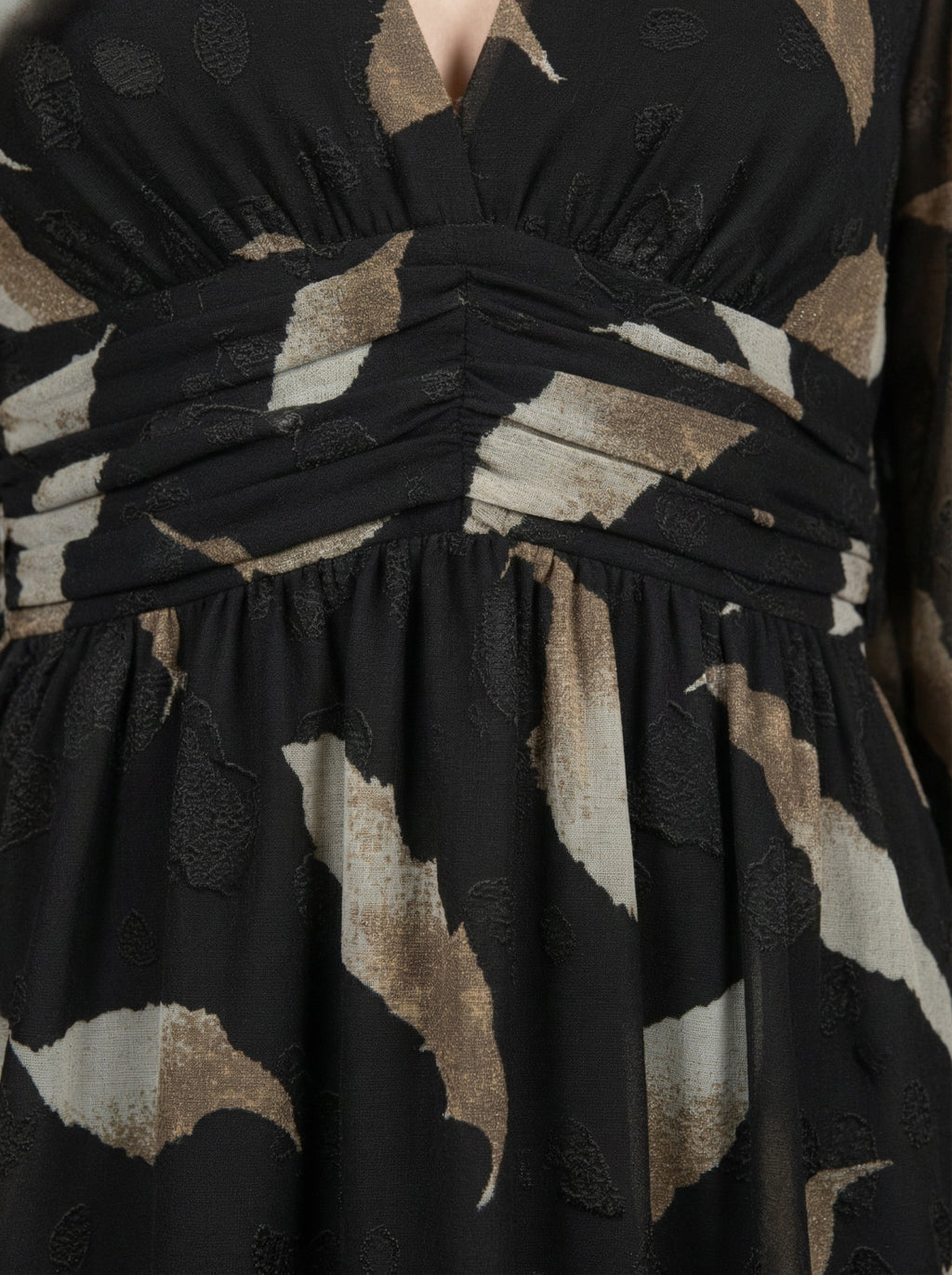 Abito lungo con maniche a sbuffo