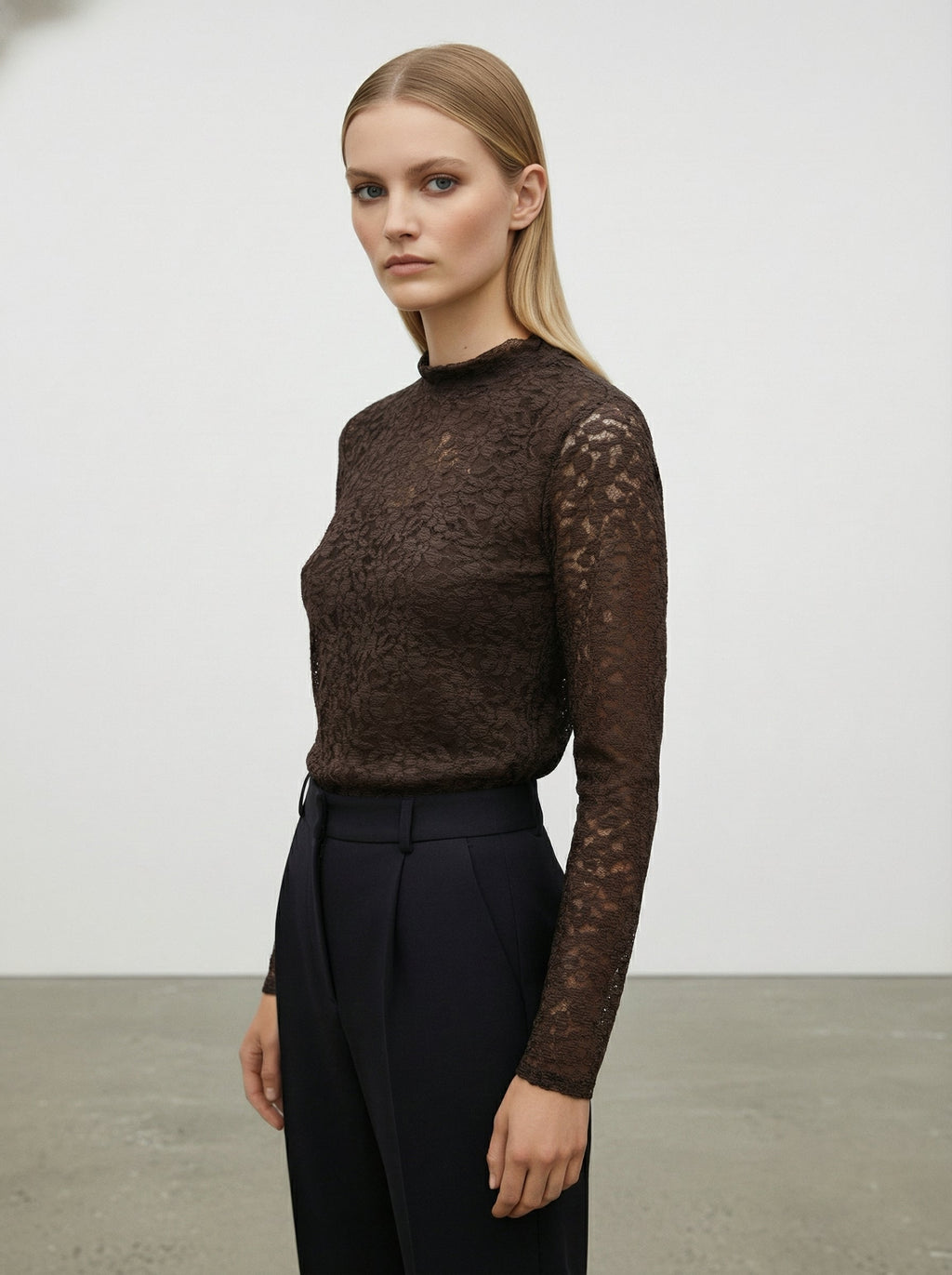 Blusa in pizzo elegante