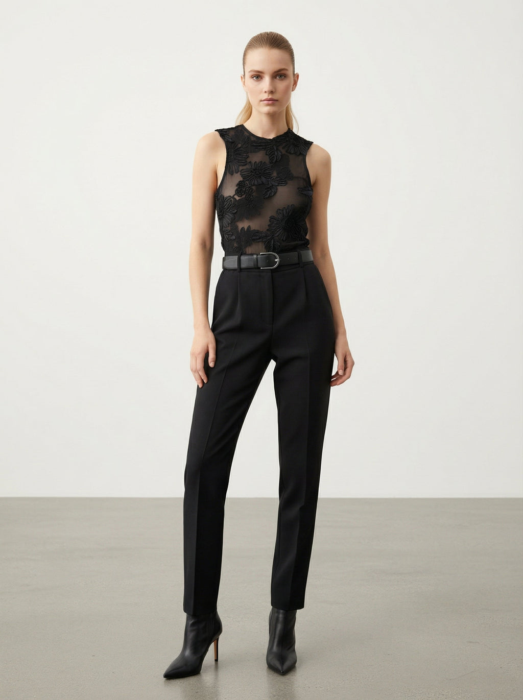 Body Trasparente con Fiori Ricamati