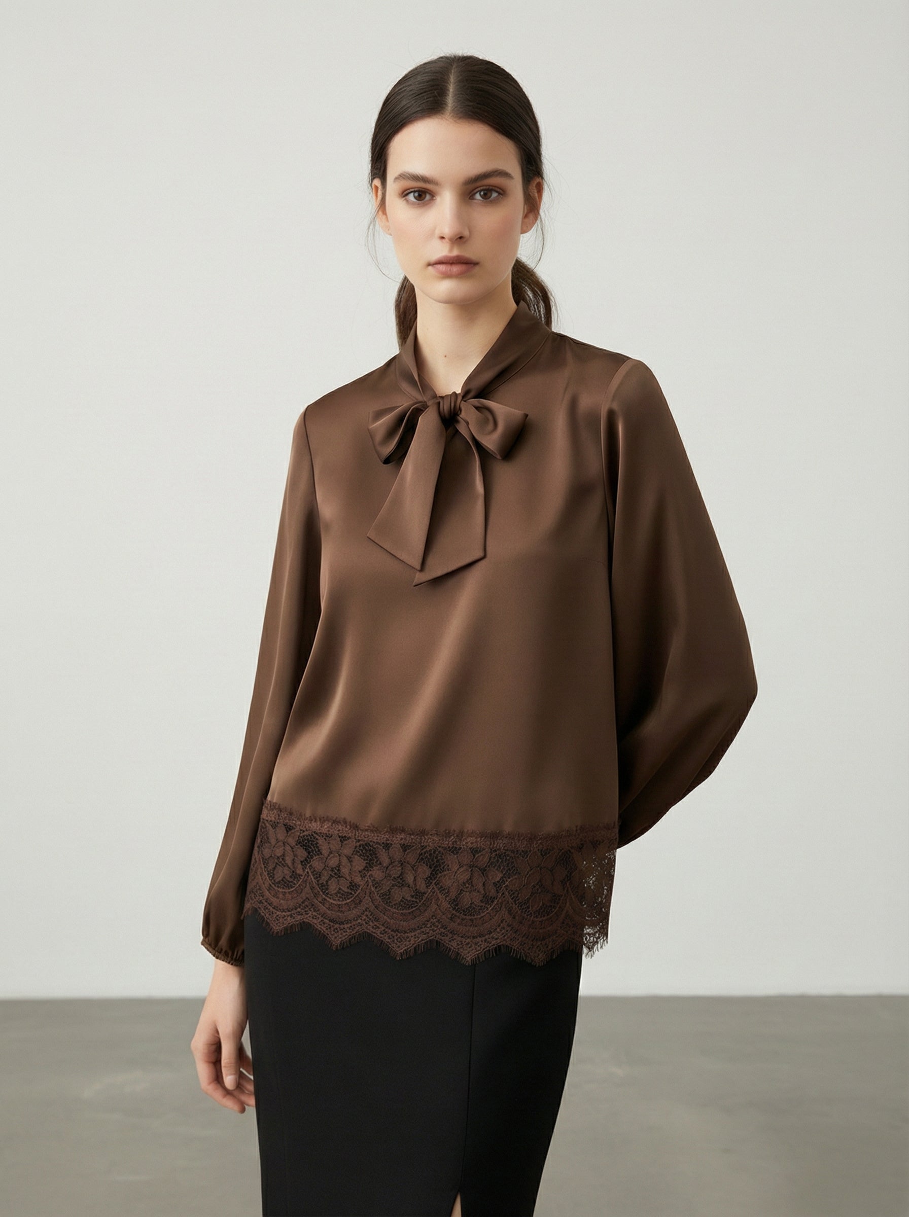 Camicia elegante con fiocco