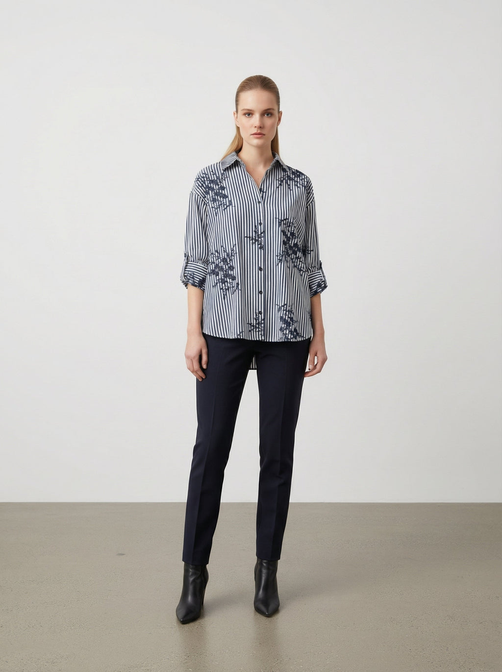 Camicia a Righe con Fiori Ricamati