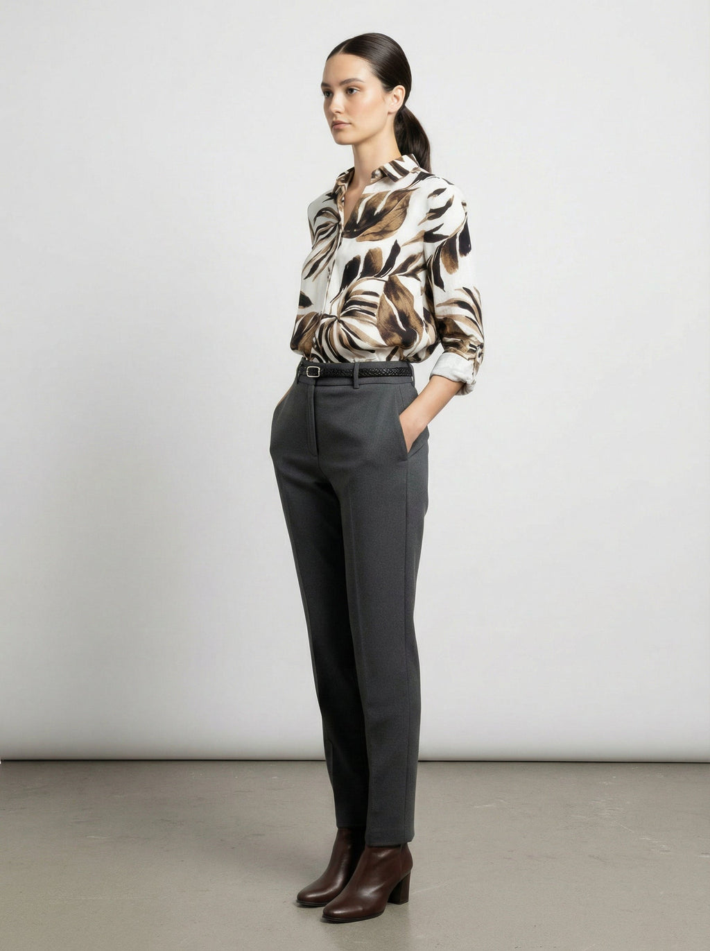 Camicia con fantasia tropicale