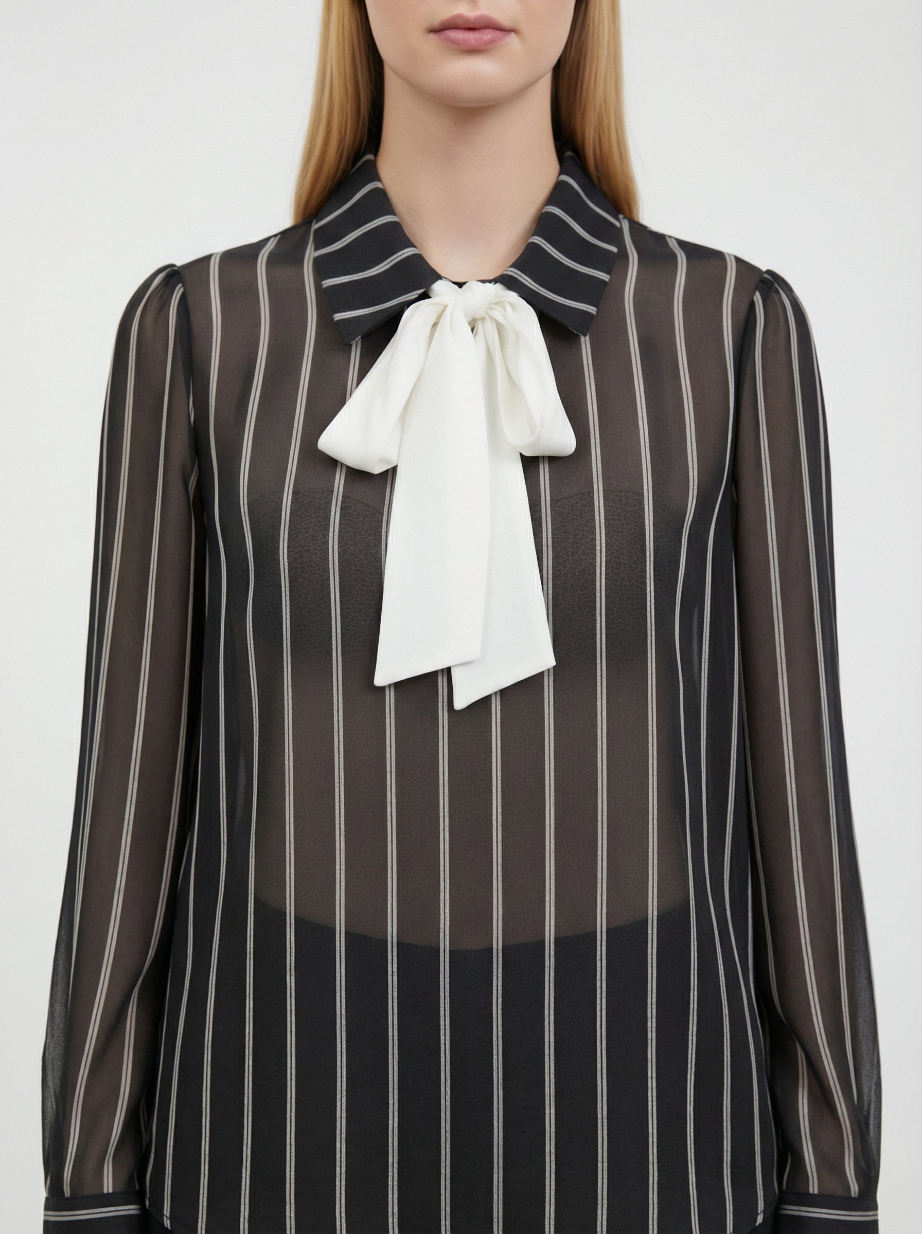 Camicia trasparente con fiocco