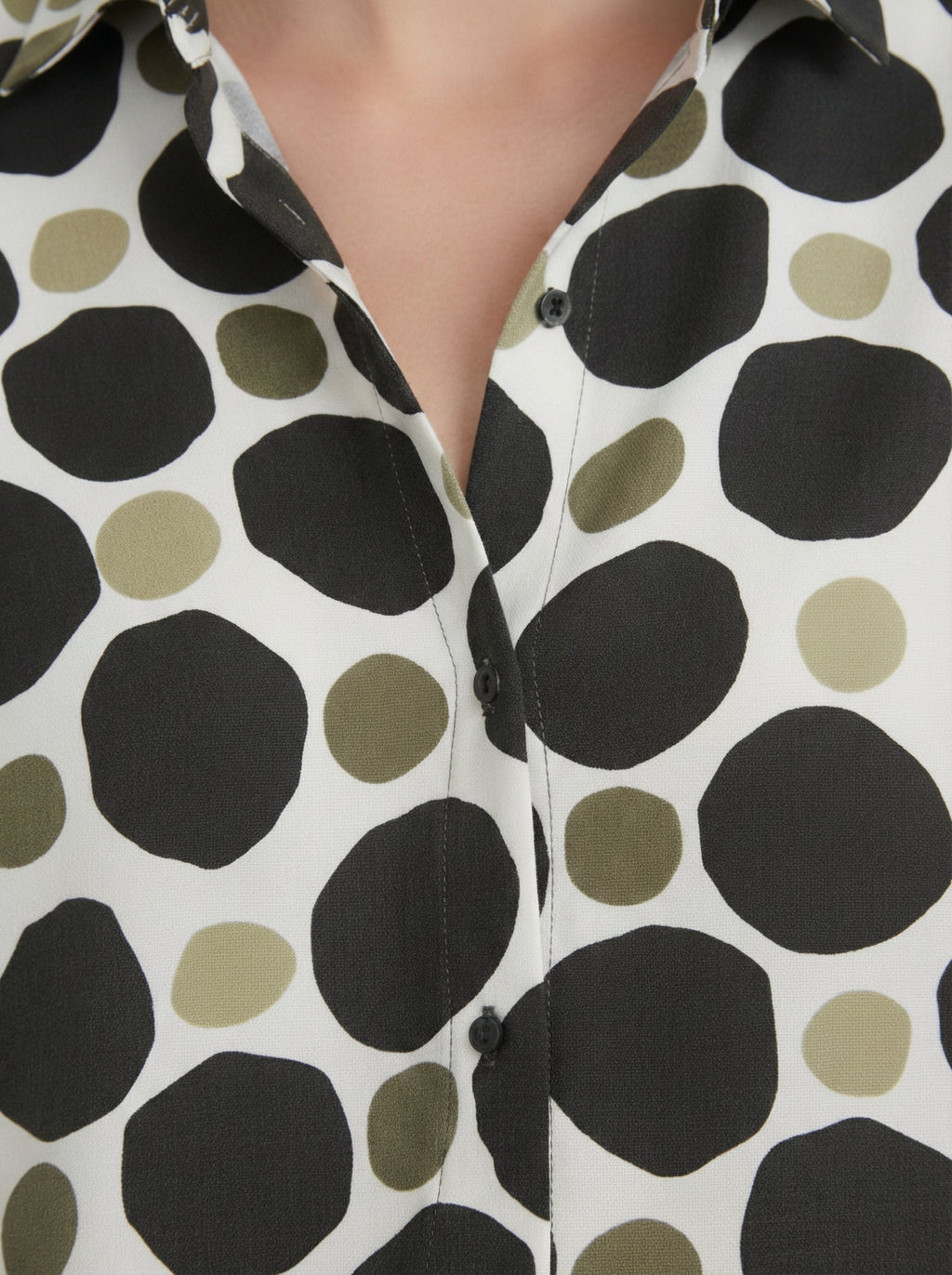 Camicia con fantasia a pois