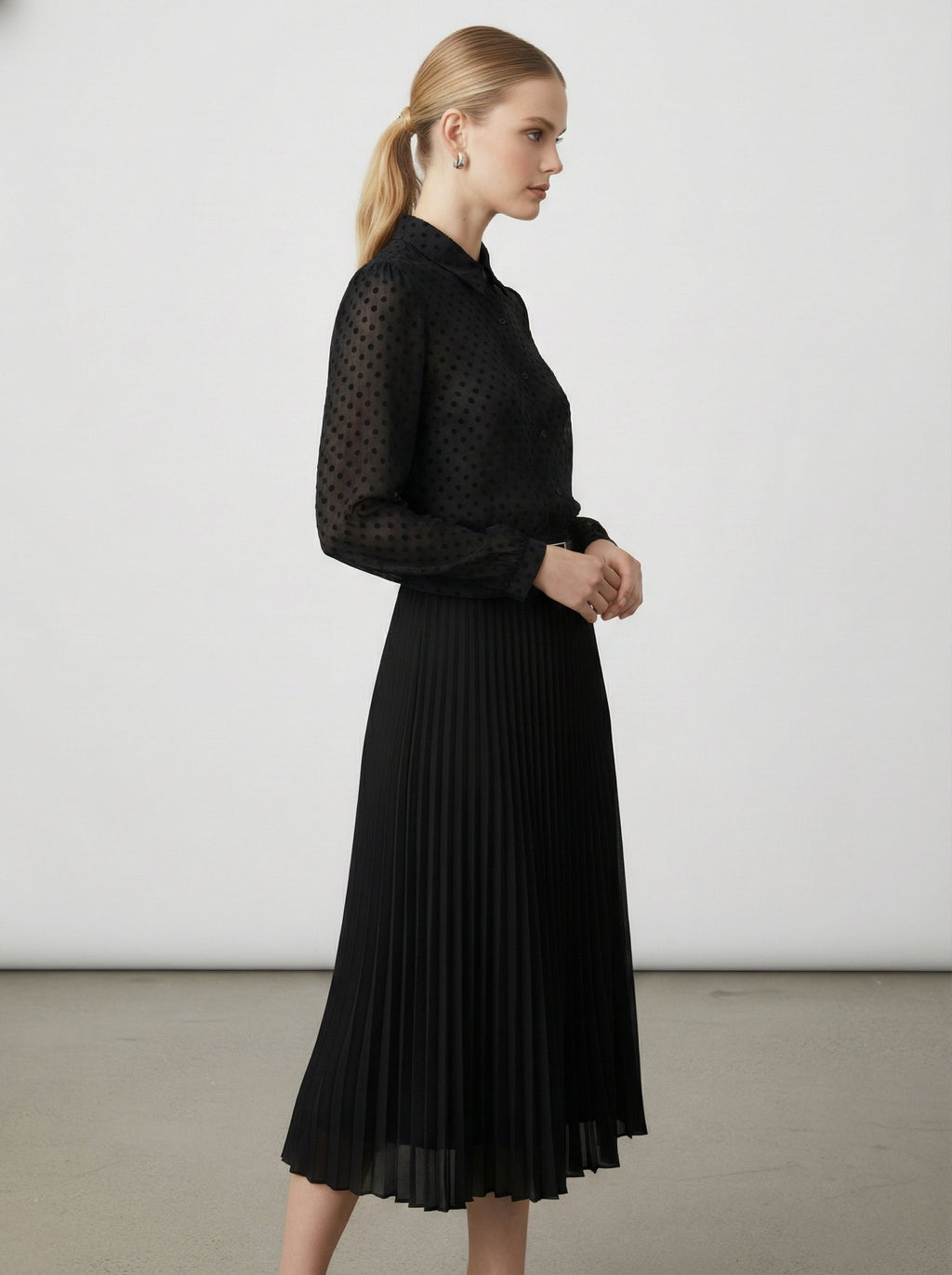 Camicia semitrasparente con pois