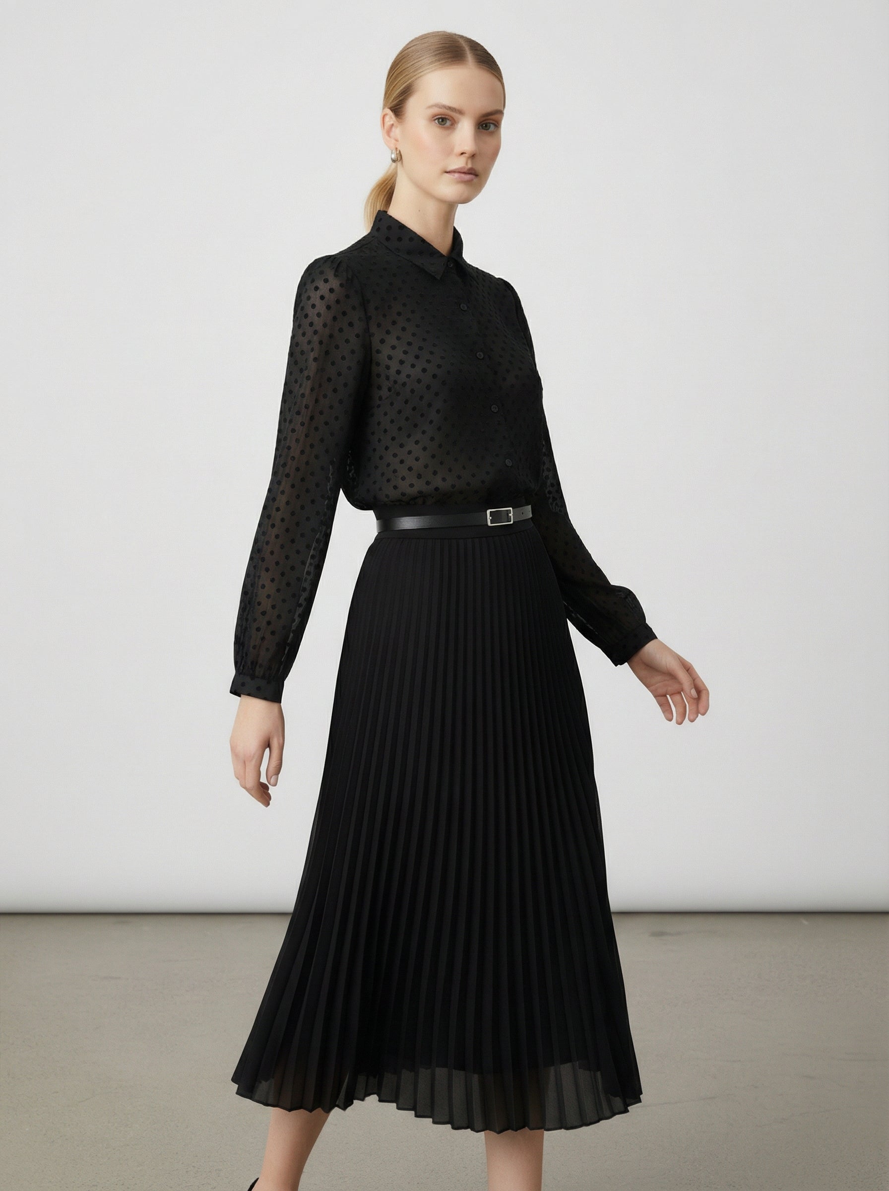 Camicia semitrasparente con pois