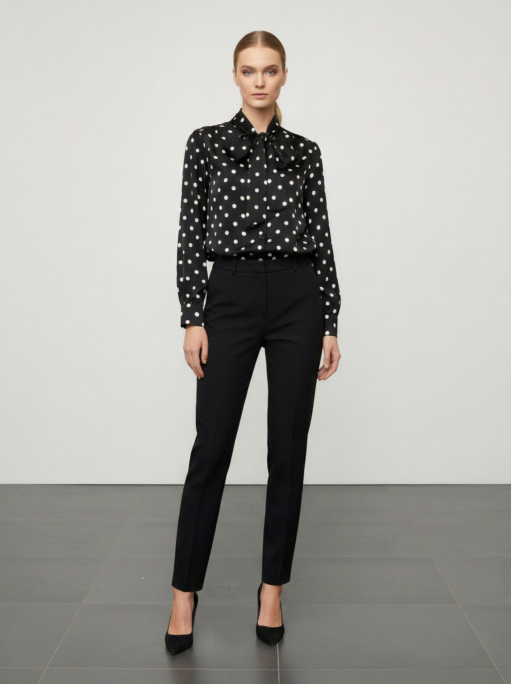 Camicia satinata con fiocco