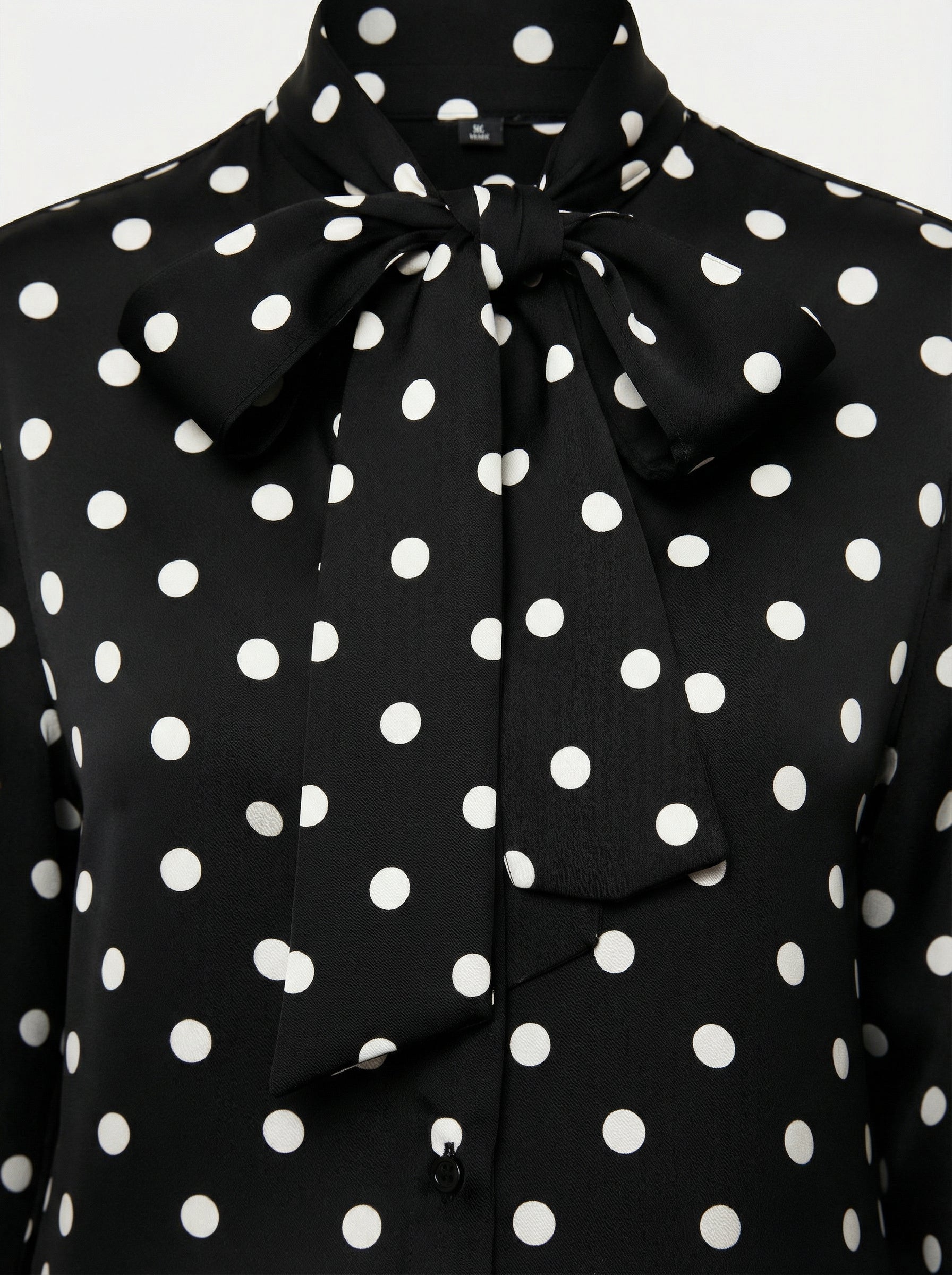 Camicia satinata con fiocco