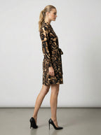 Abito camicia leopardata con cintura