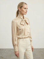 Camicia satinata con fiocco