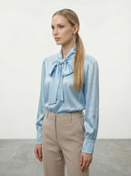 Camicia satinata con fiocco