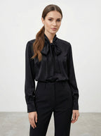 Camicia satinata con fiocco