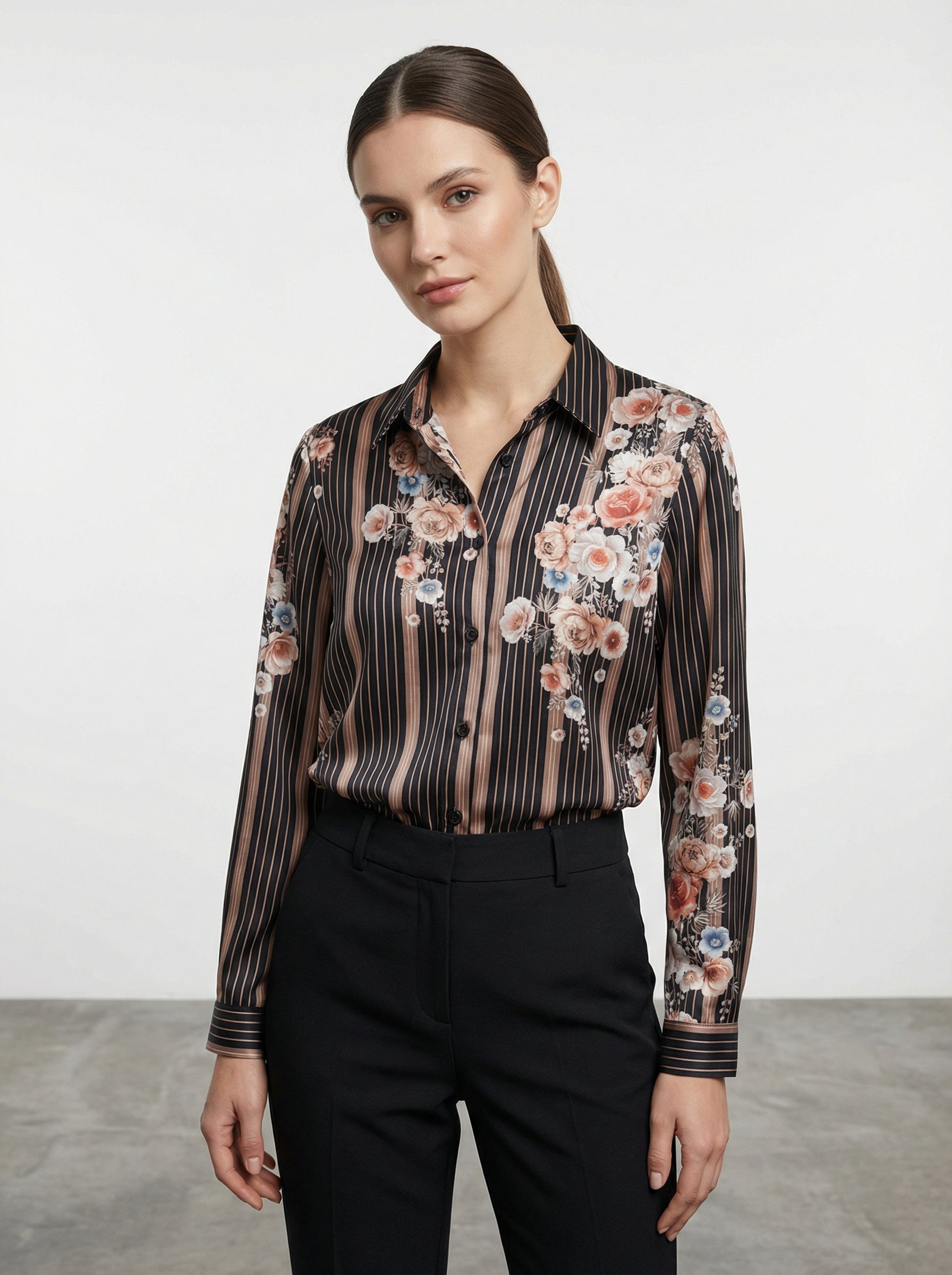 Camicia a righe con fiori