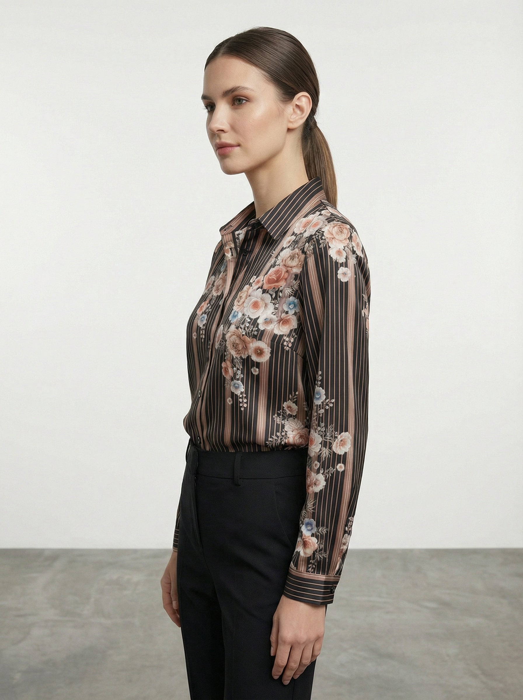 Camicia a righe con fiori