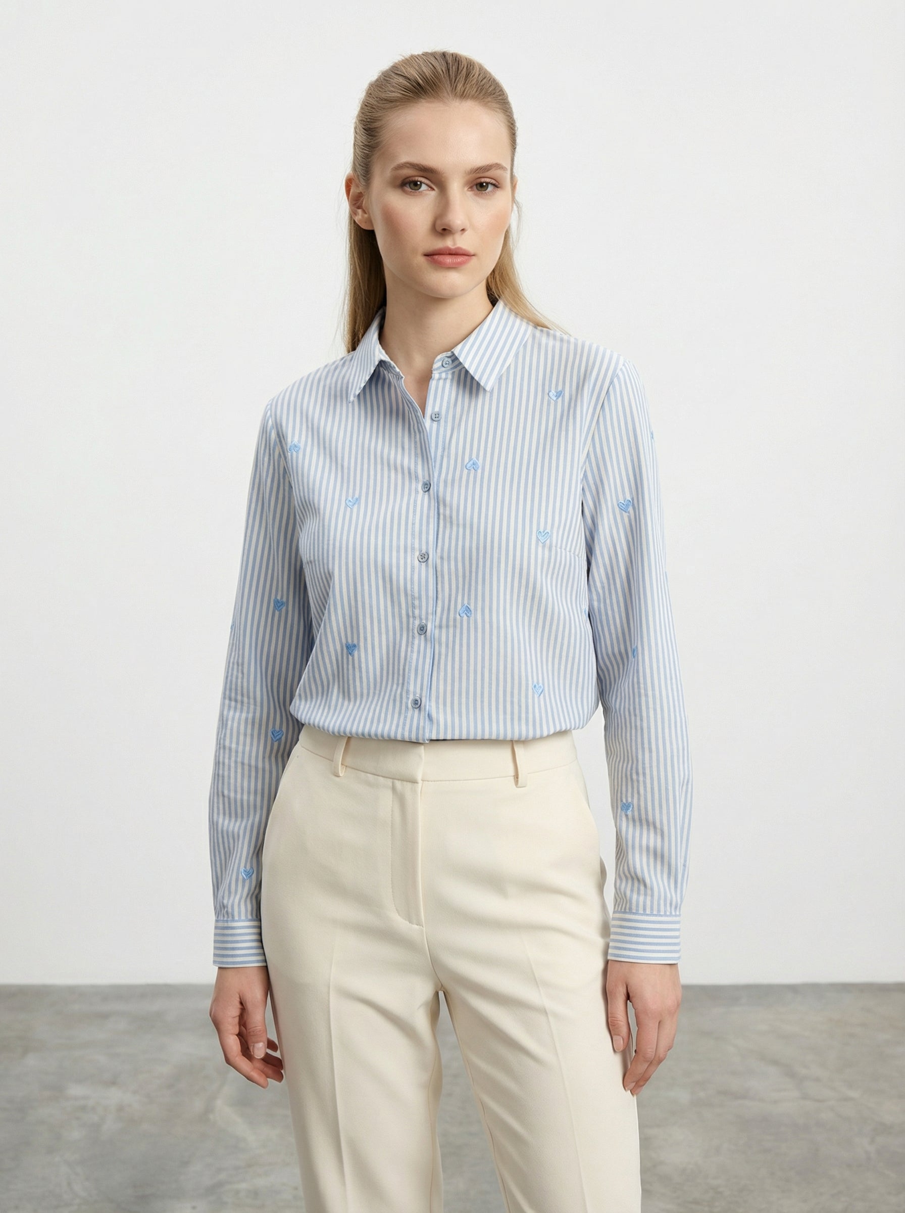 Camicia a righe con cuori