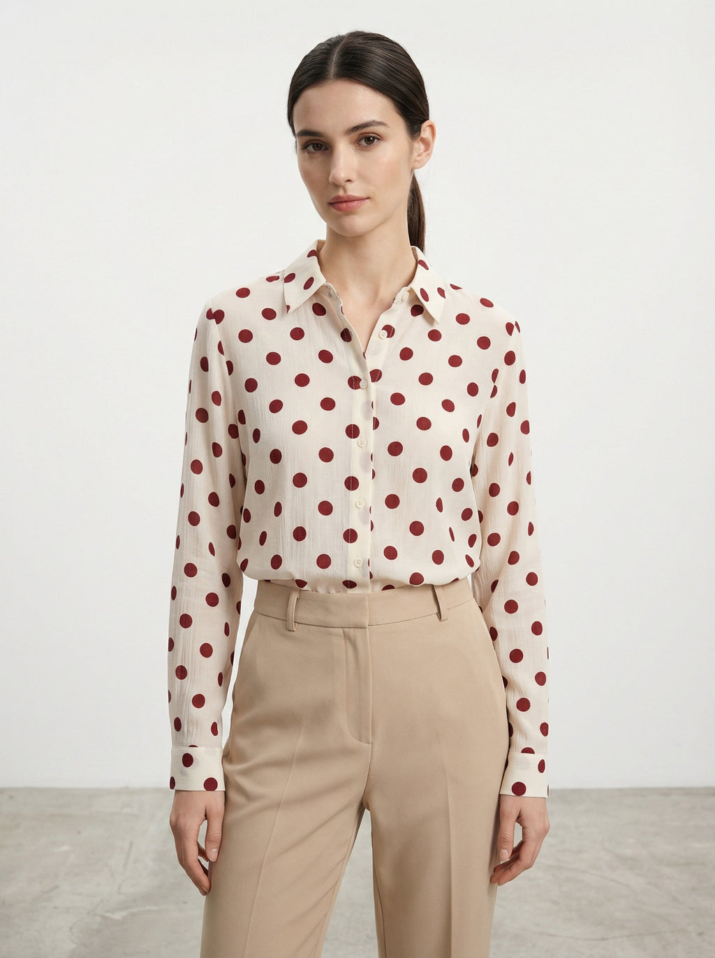 Camicia a pois semitrasparente