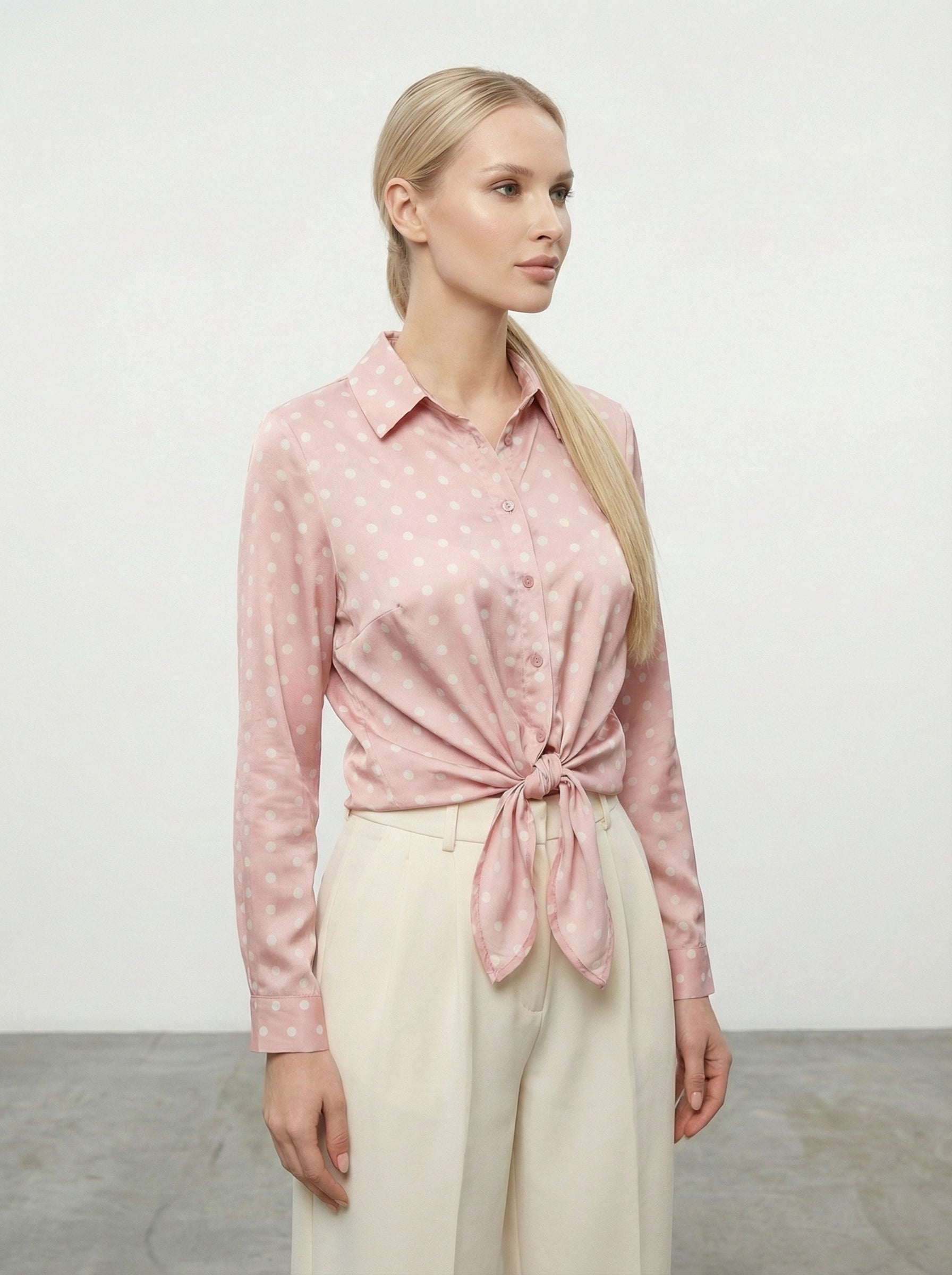 Camicia a pois con nodo
