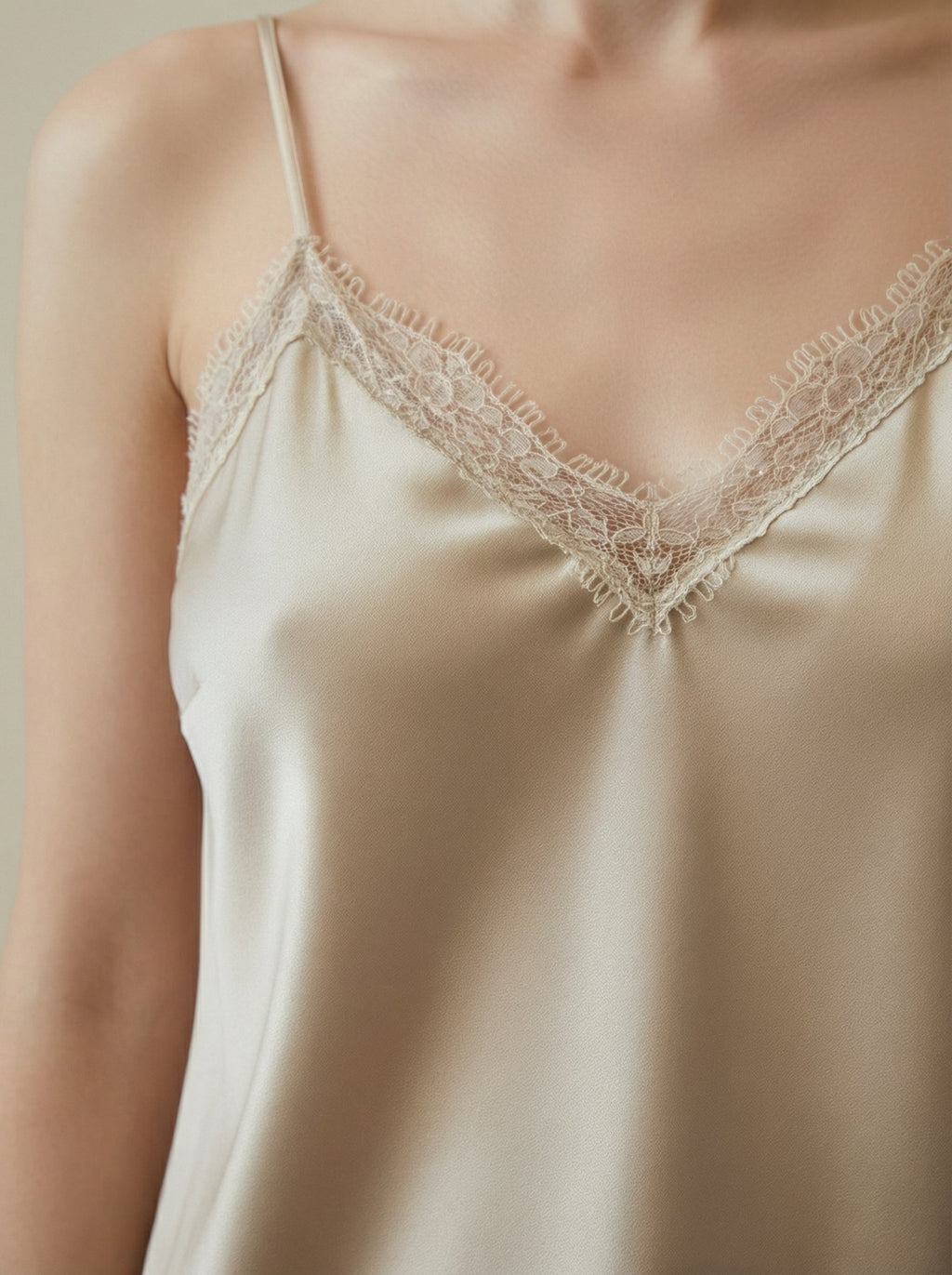 Canottiera satin con pizzo