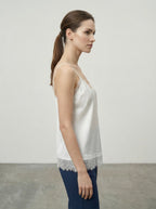 Canottiera satinata con pizzo