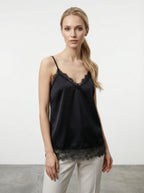 Canottiera satinata con pizzo