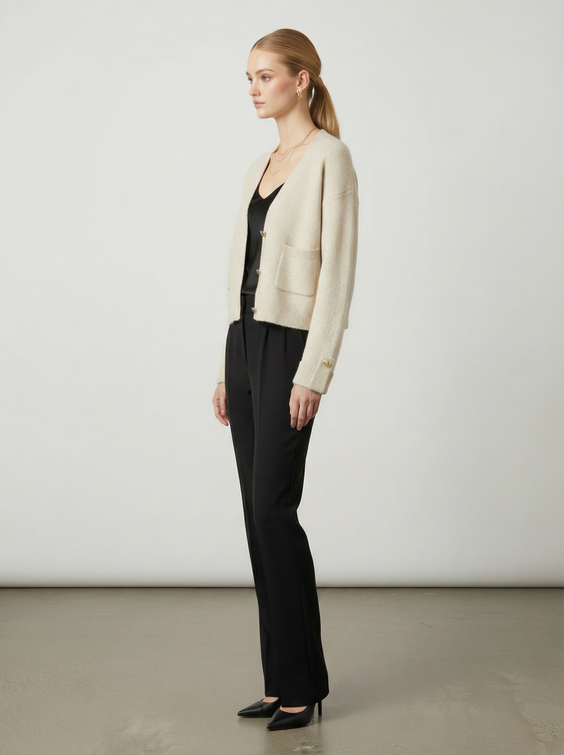 Cardigan chic con bottoni