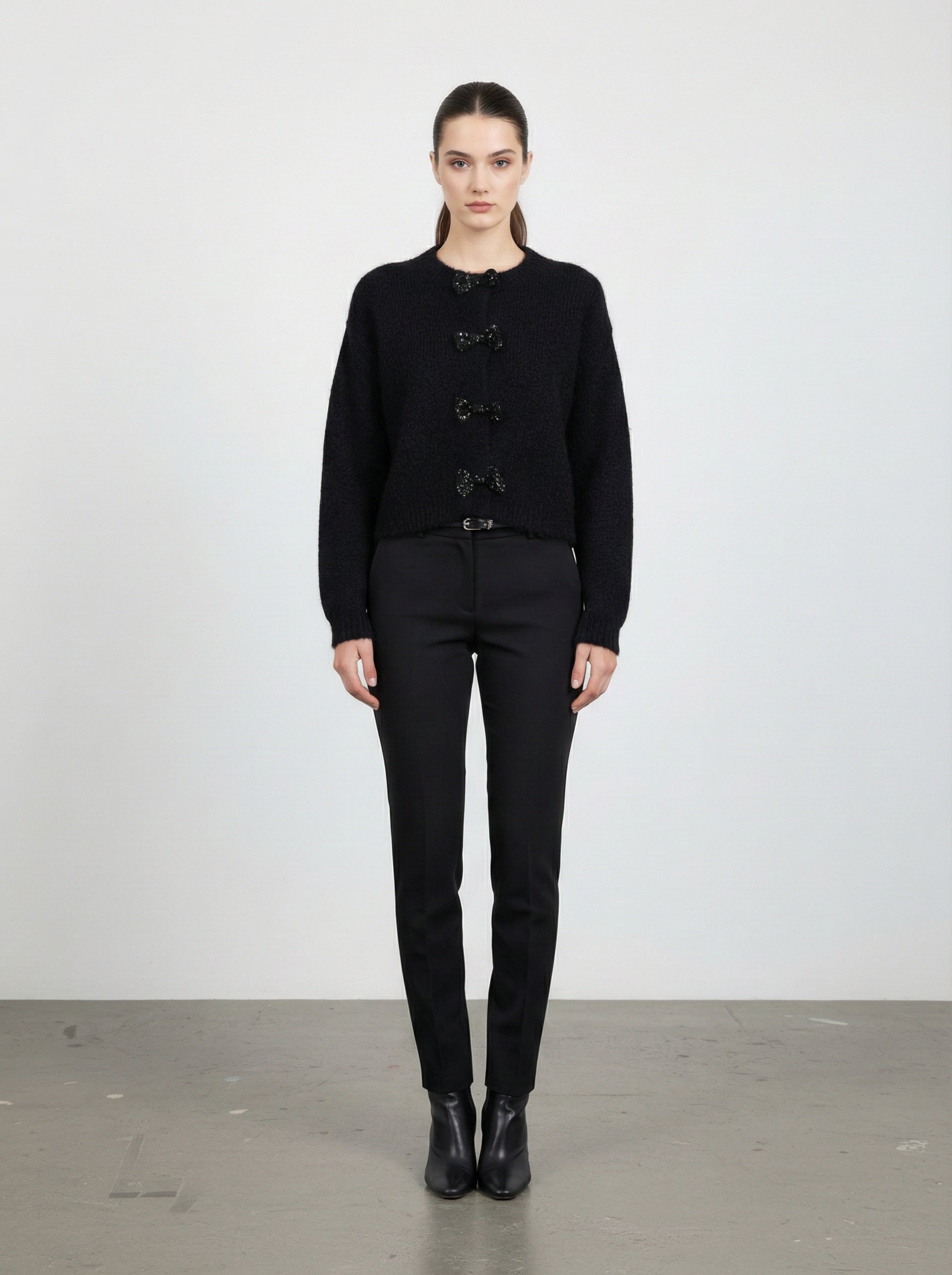 Cardigan con bottoni decorativi