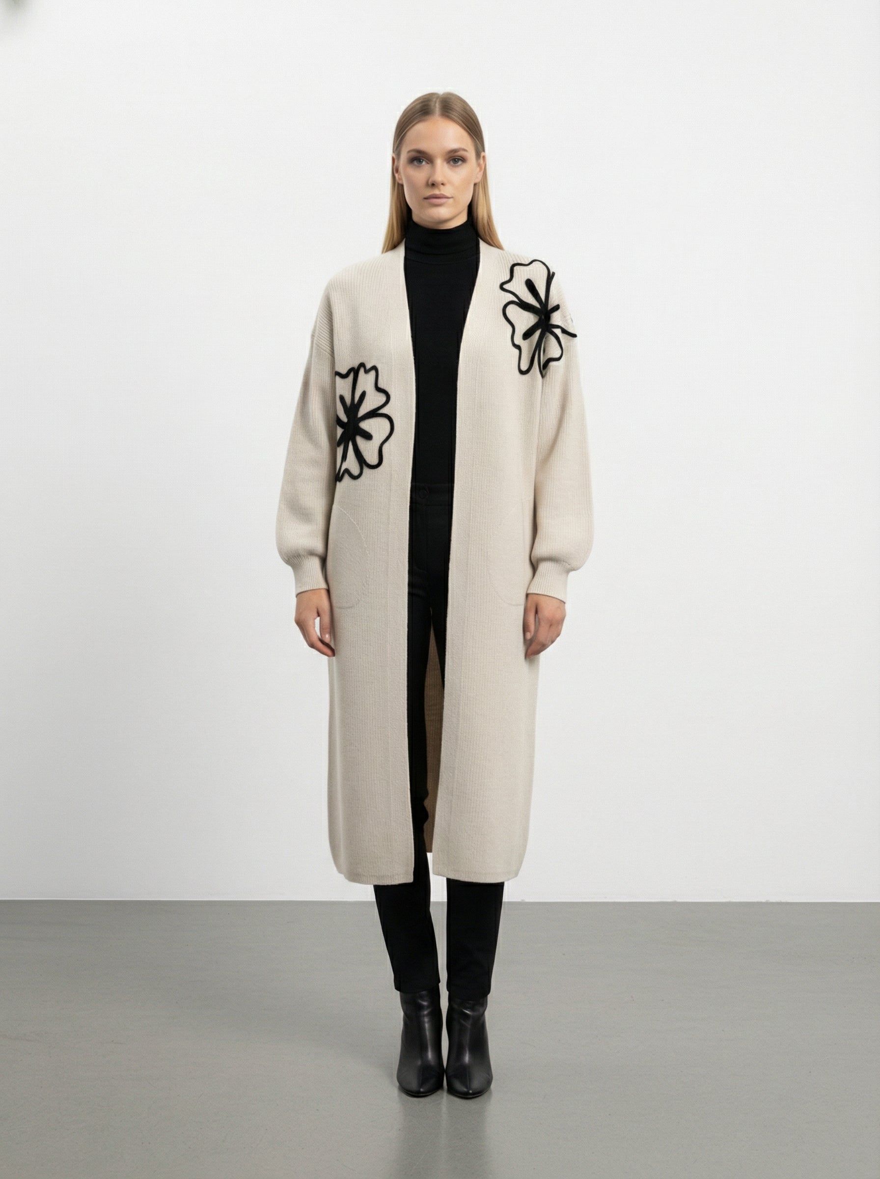 Cardigan lungo con fiori