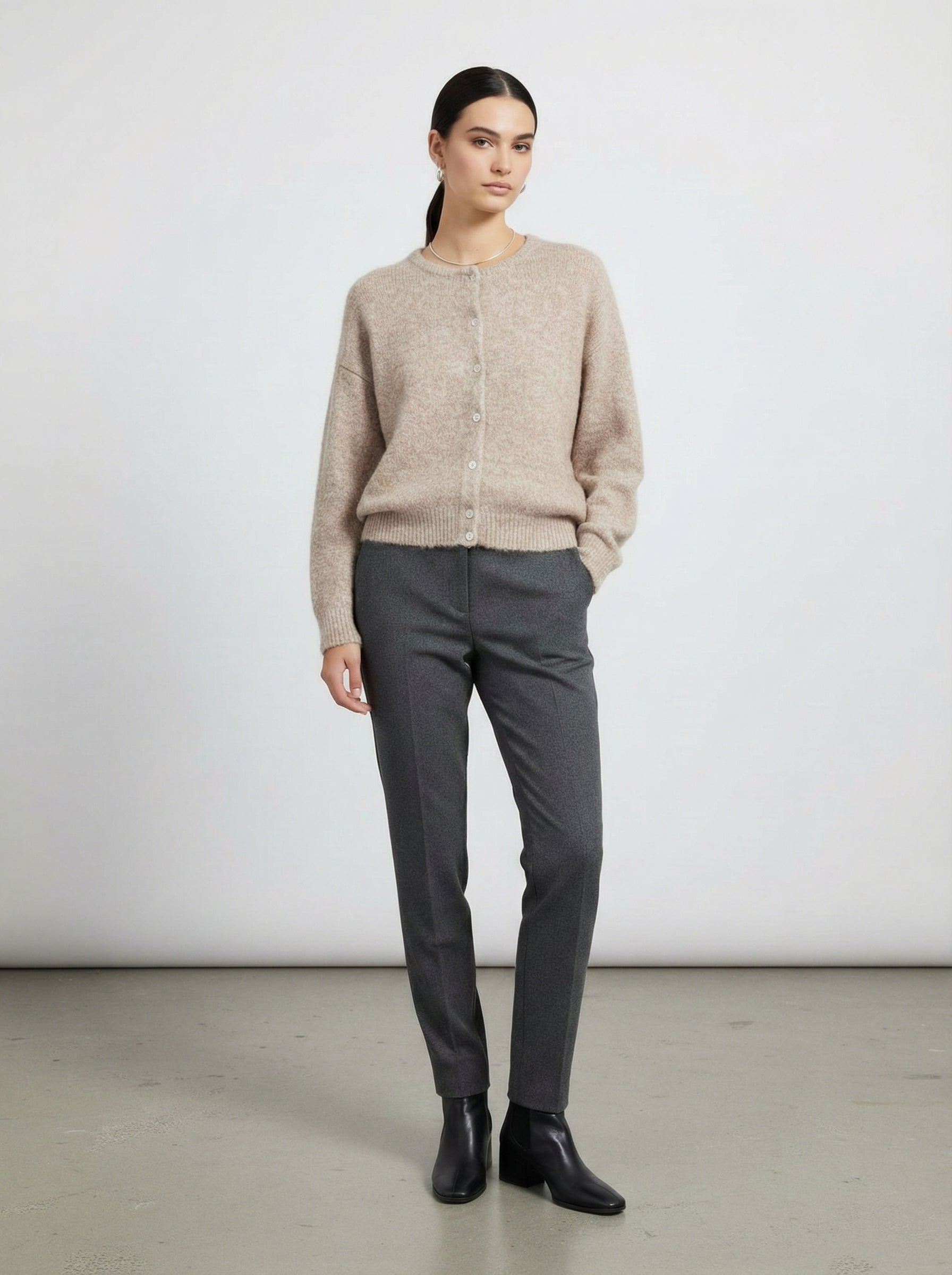 Cardigan in lana con bottoni