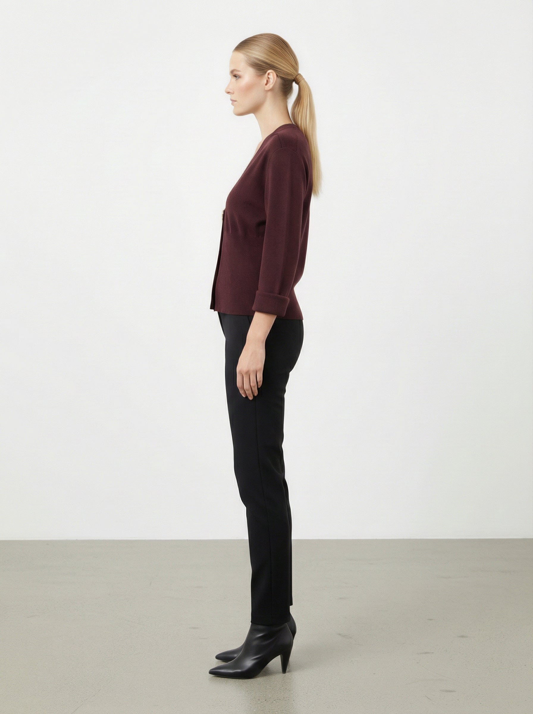 Cardigan con Bottone Dorato