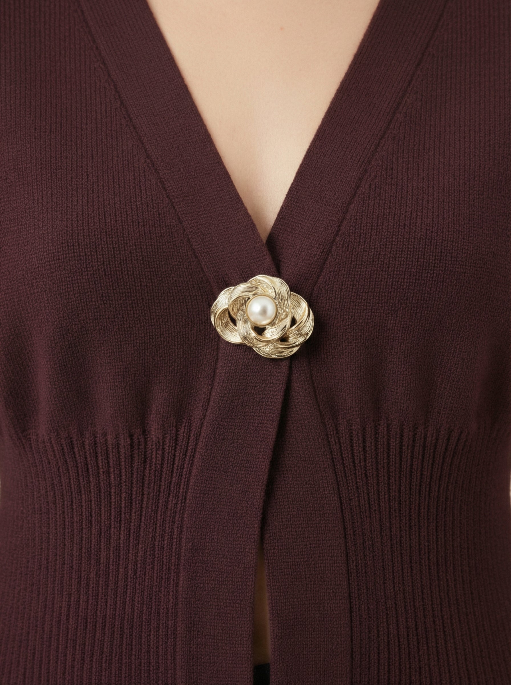 Cardigan con Bottone Dorato