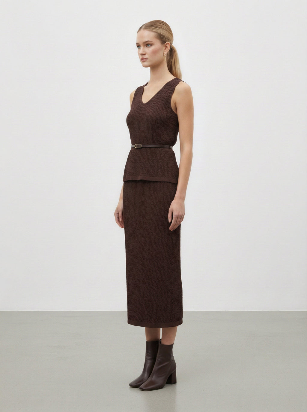 Completo midi con cintura