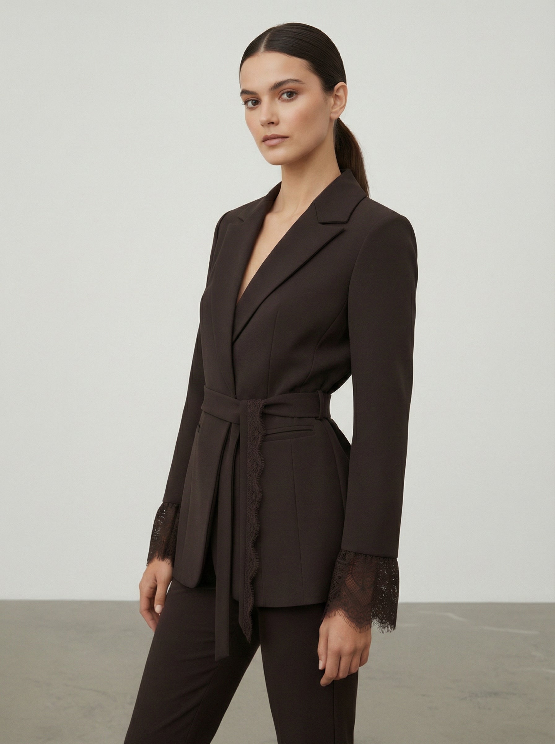 Giacca con polsini in pizzo