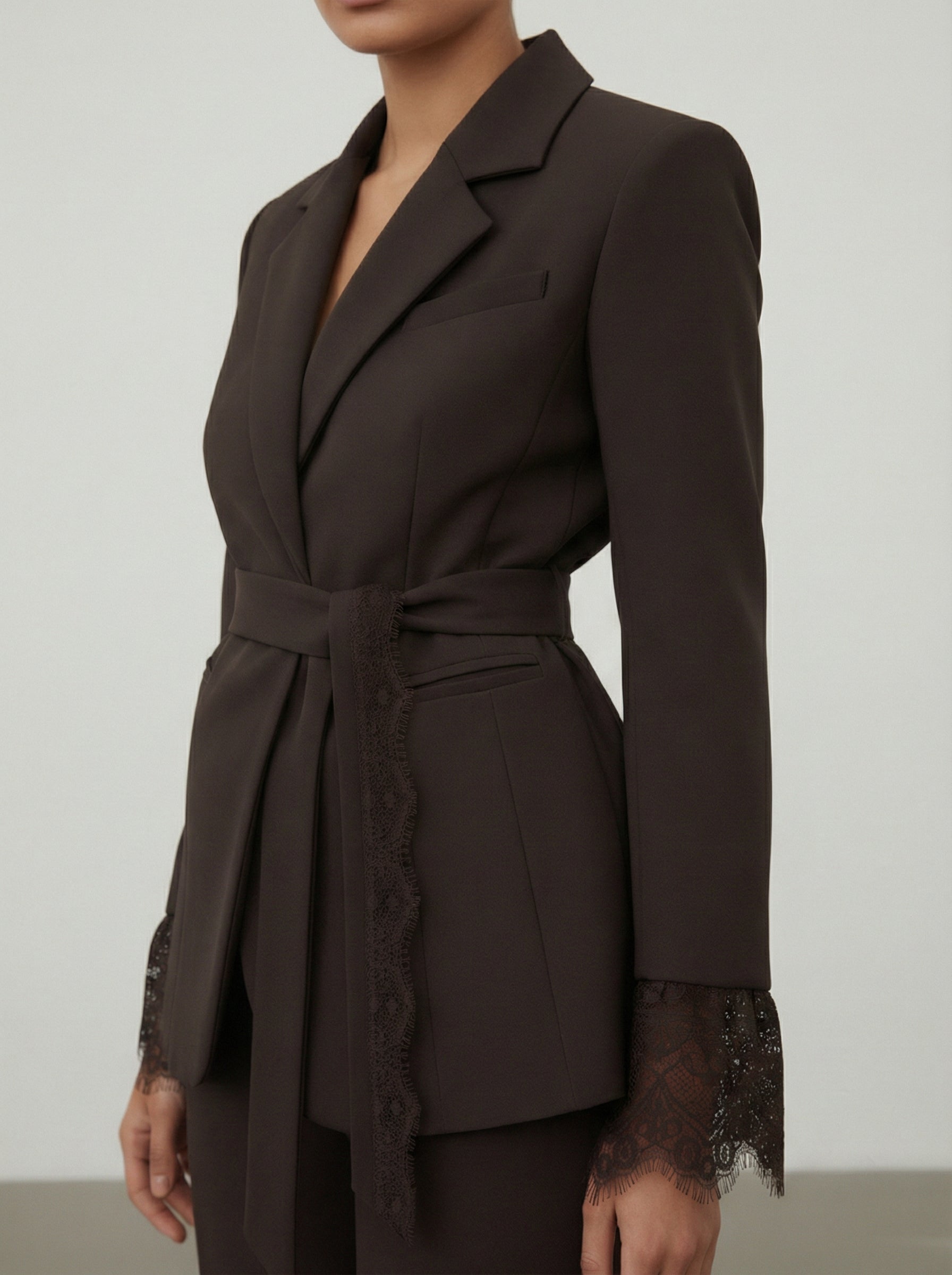 Giacca con polsini in pizzo