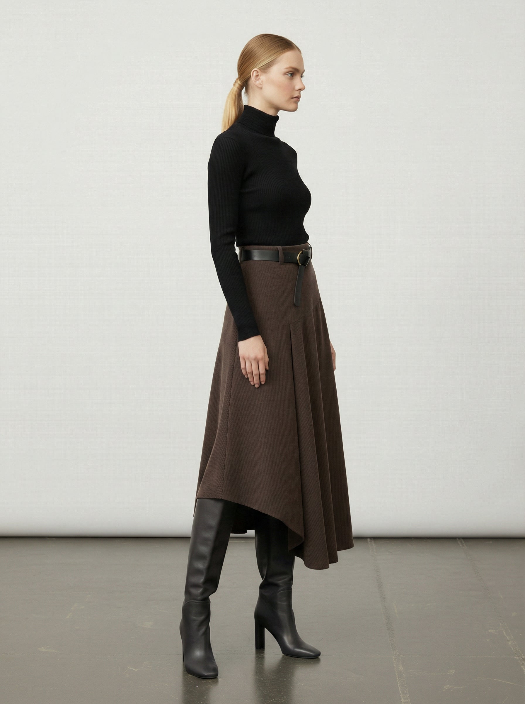 Gonna asimmetrica in velluto