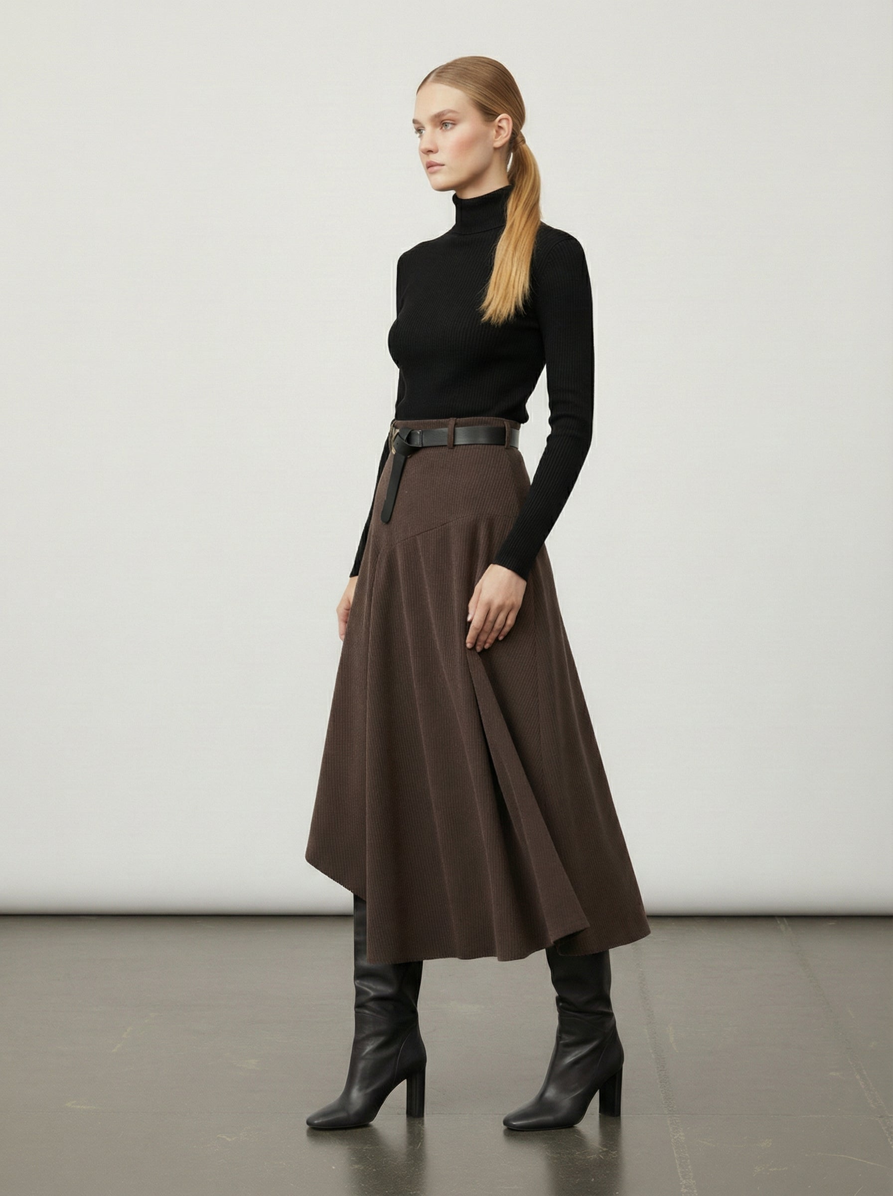 Gonna asimmetrica in velluto