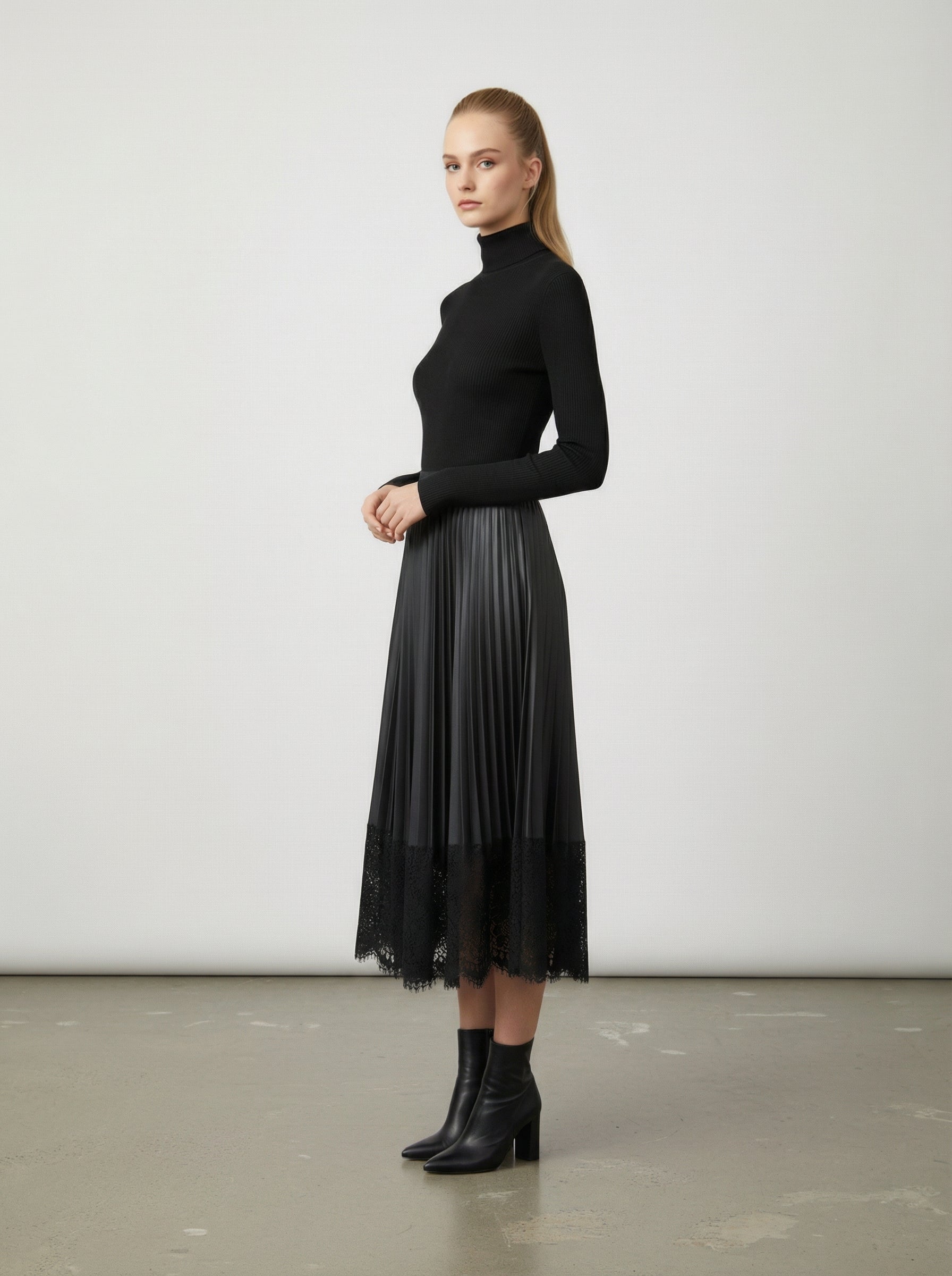 Gonna plissettata con pizzo