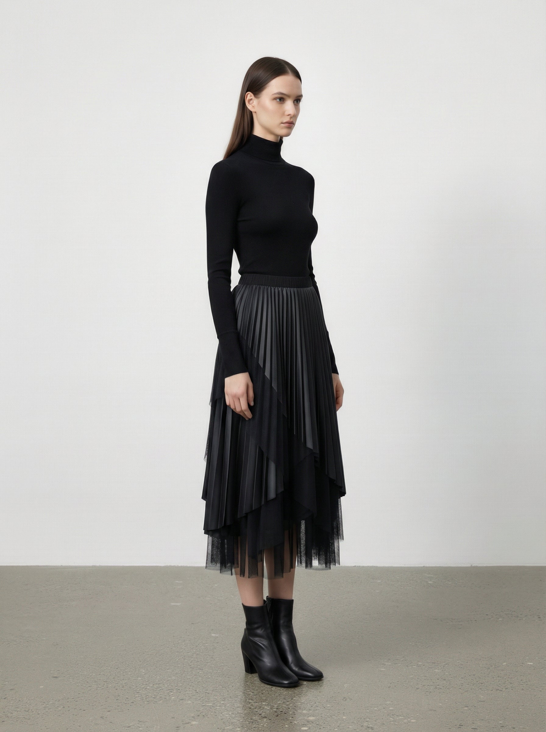 Gonna asimmetrica in ecopelle e tulle