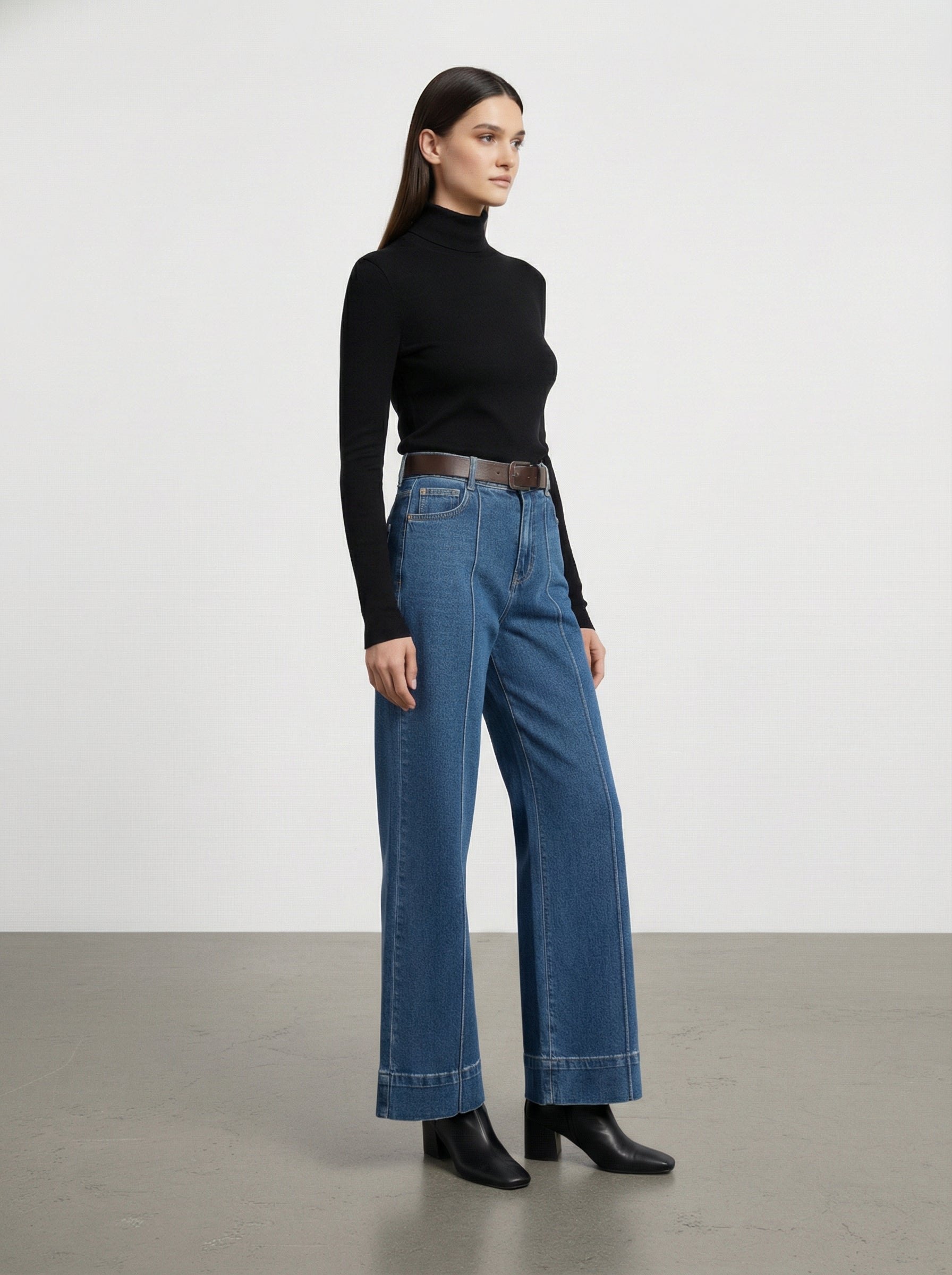 Jeans wide leg con cuciture