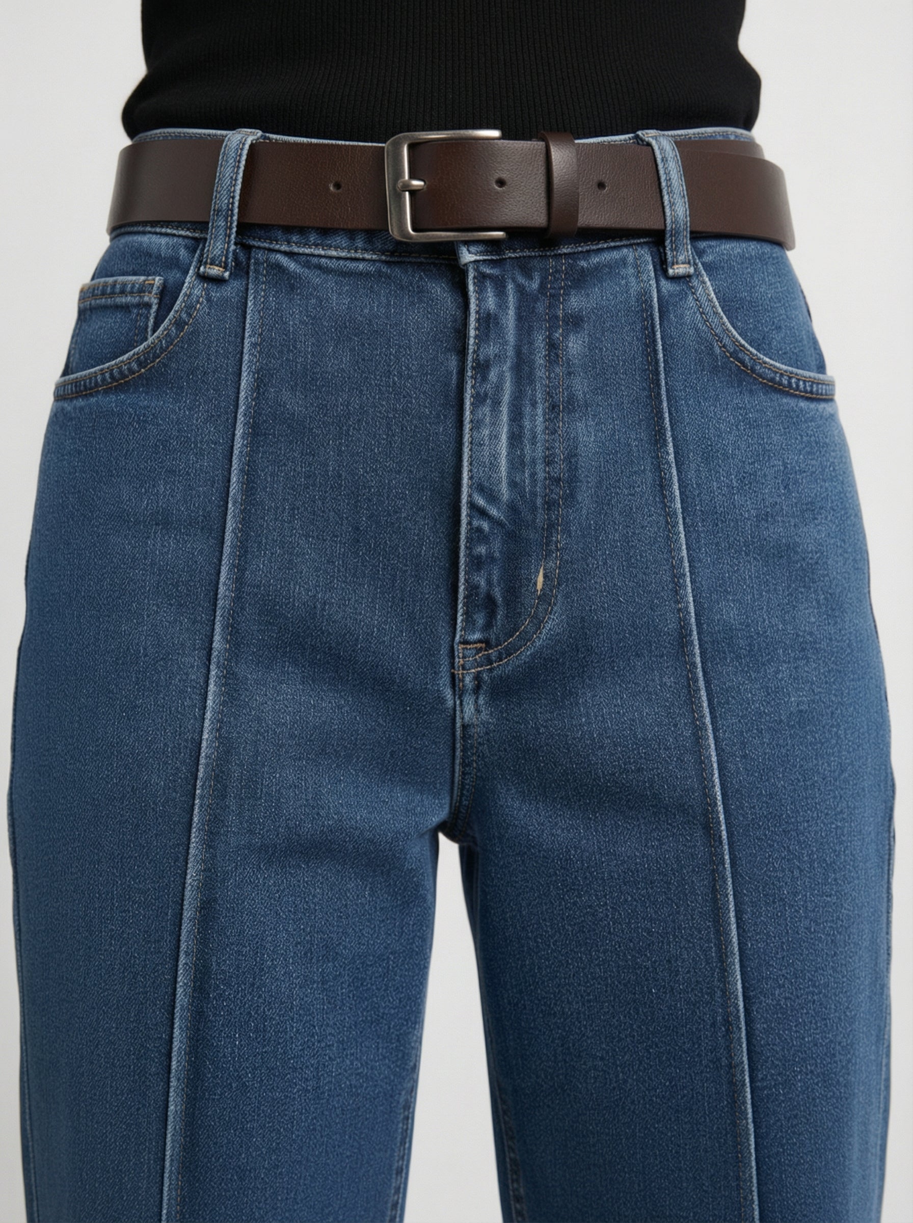 Jeans wide leg con cuciture