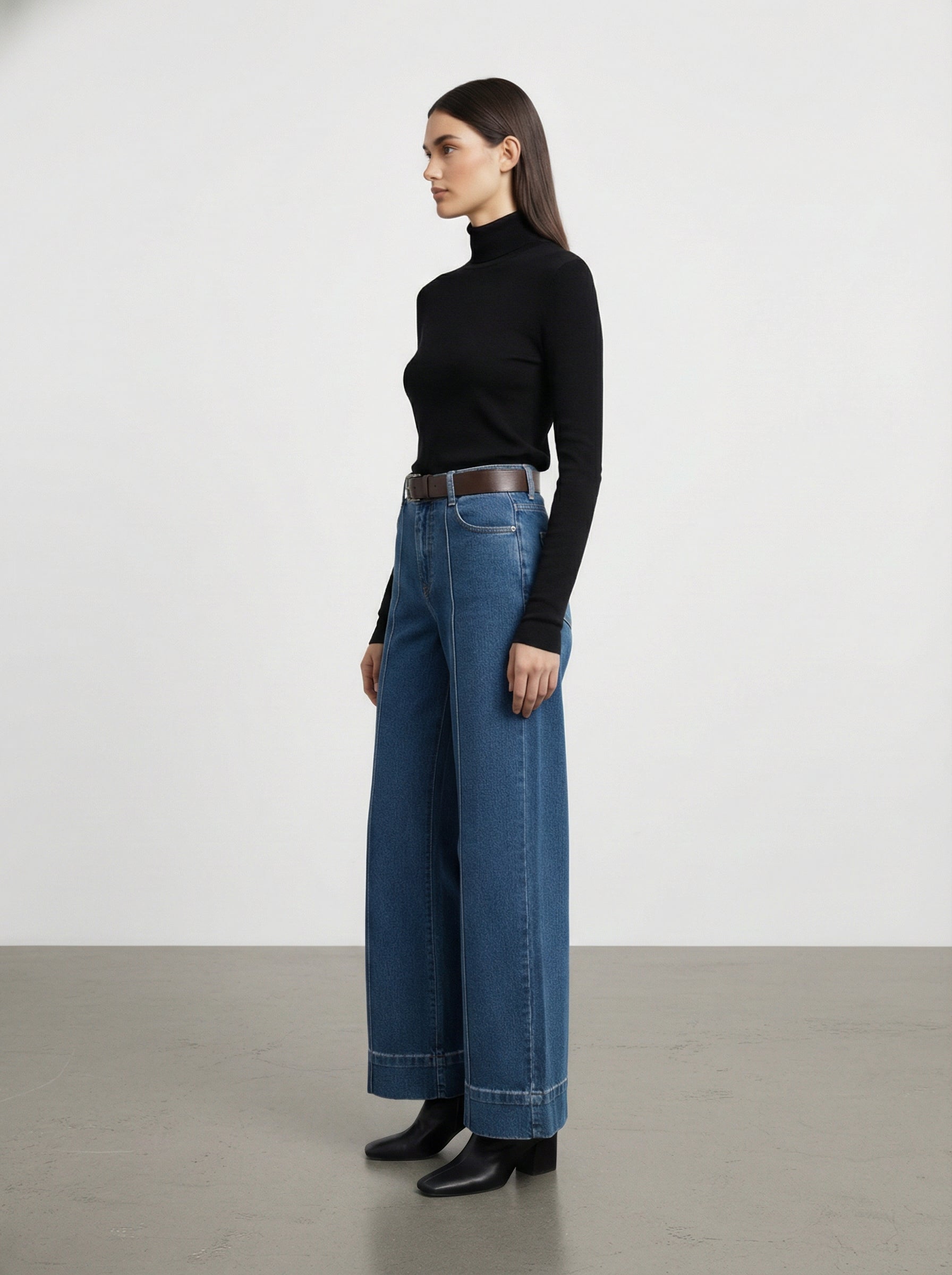 Jeans wide leg con cuciture