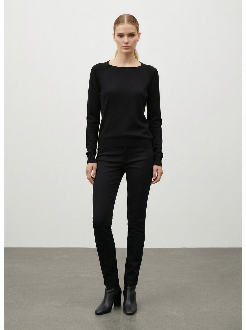 Maglia con scollo ampio