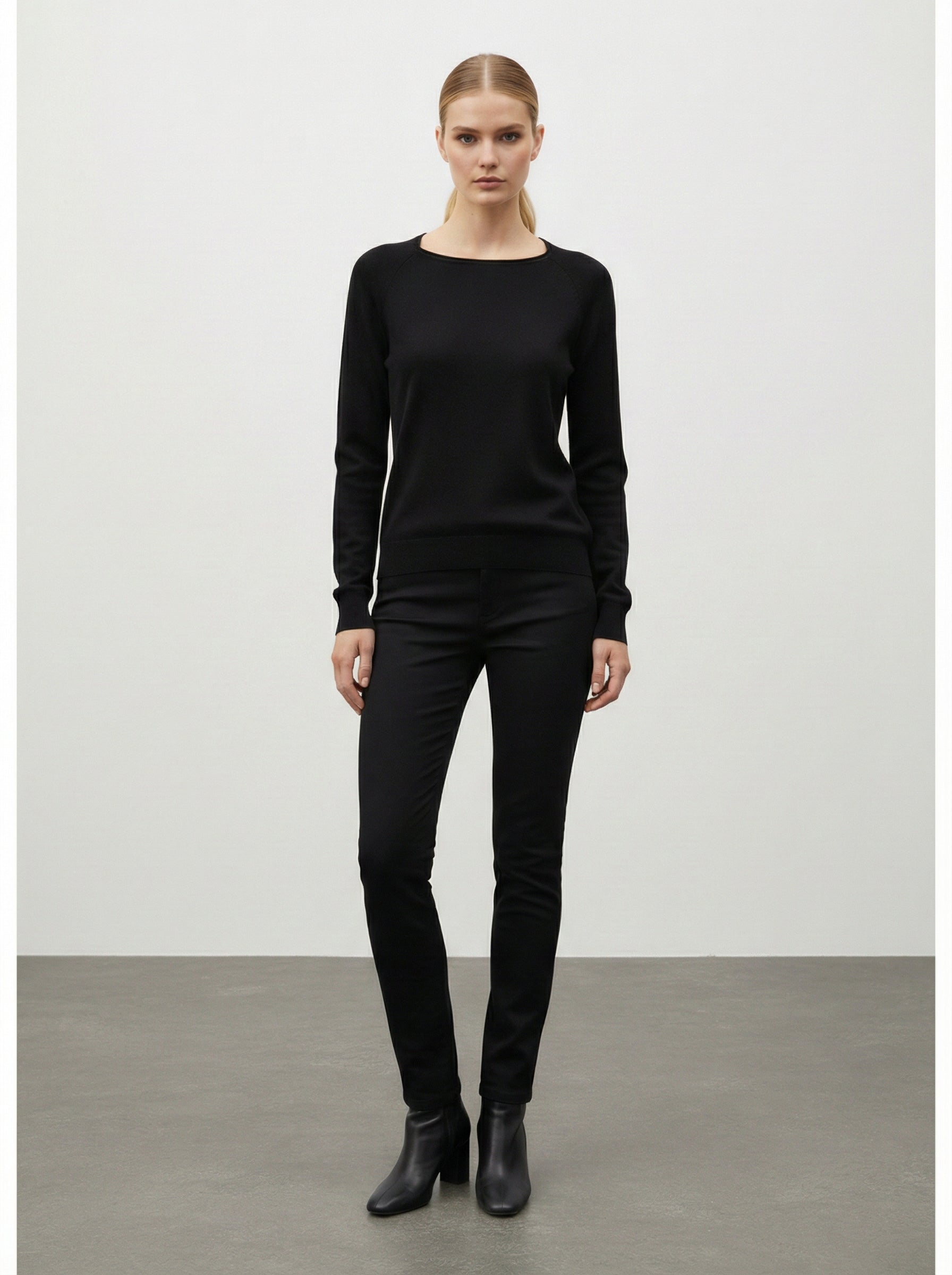 Maglia con scollo ampio